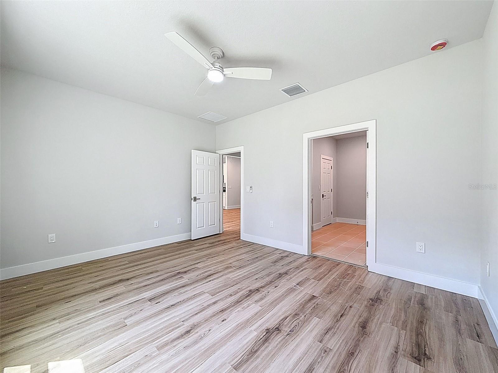 Image 14 of 33 For 6461 Oak Park Boulevard