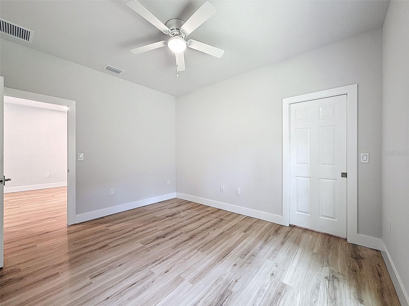 Image 16 of 33 For 6461 Oak Park Boulevard