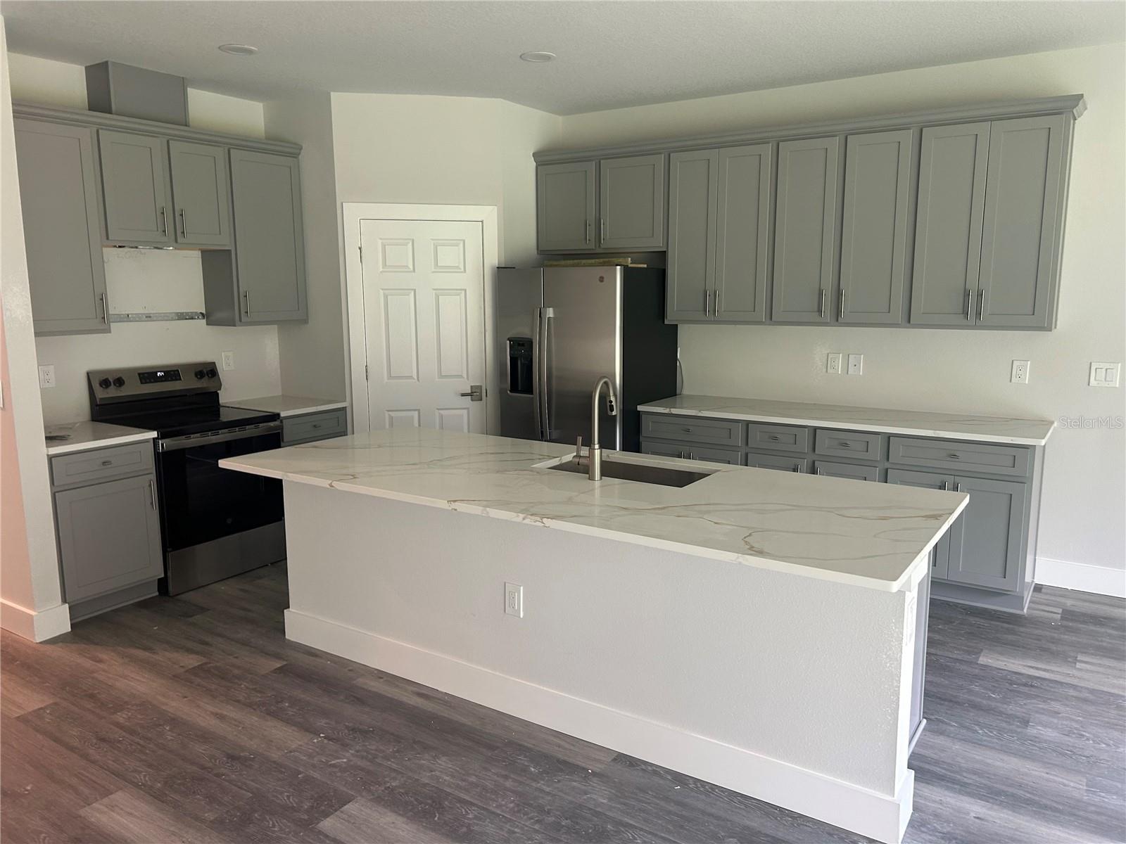Image 3 of 33 For 6461 Oak Park Boulevard