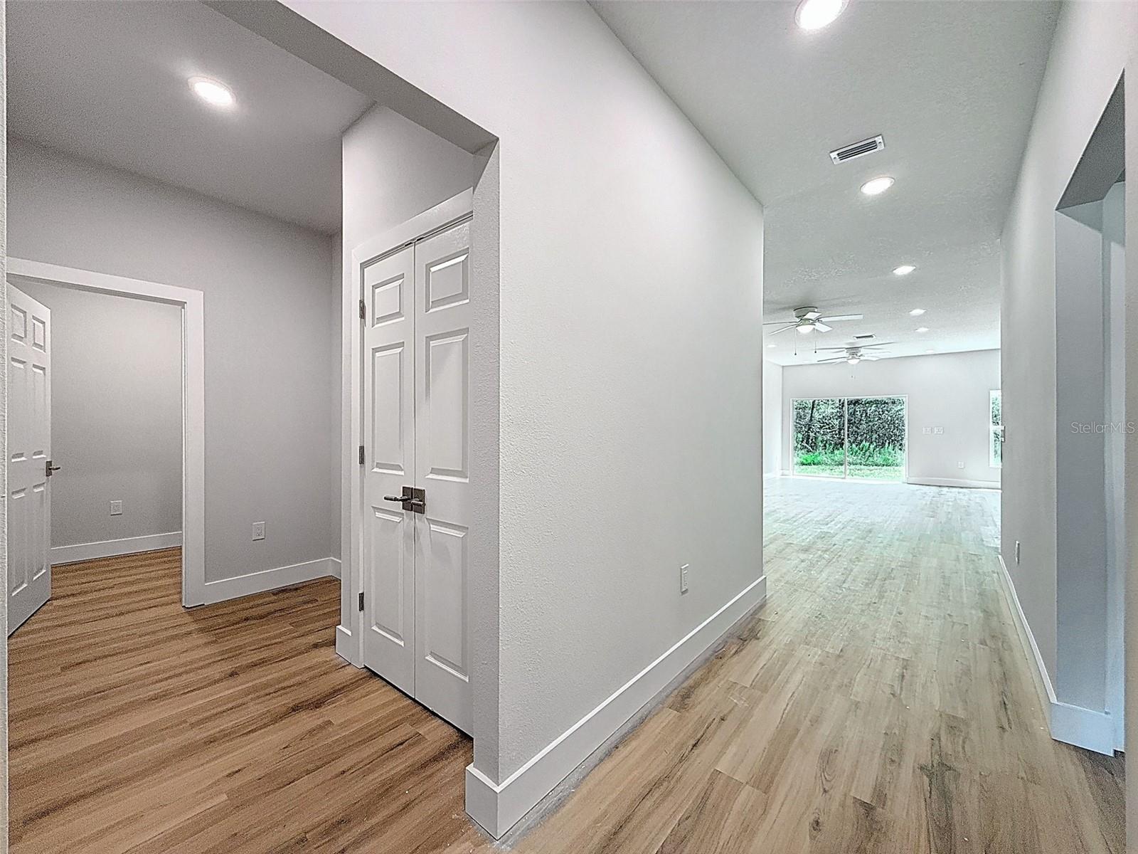 Image 6 of 33 For 6461 Oak Park Boulevard
