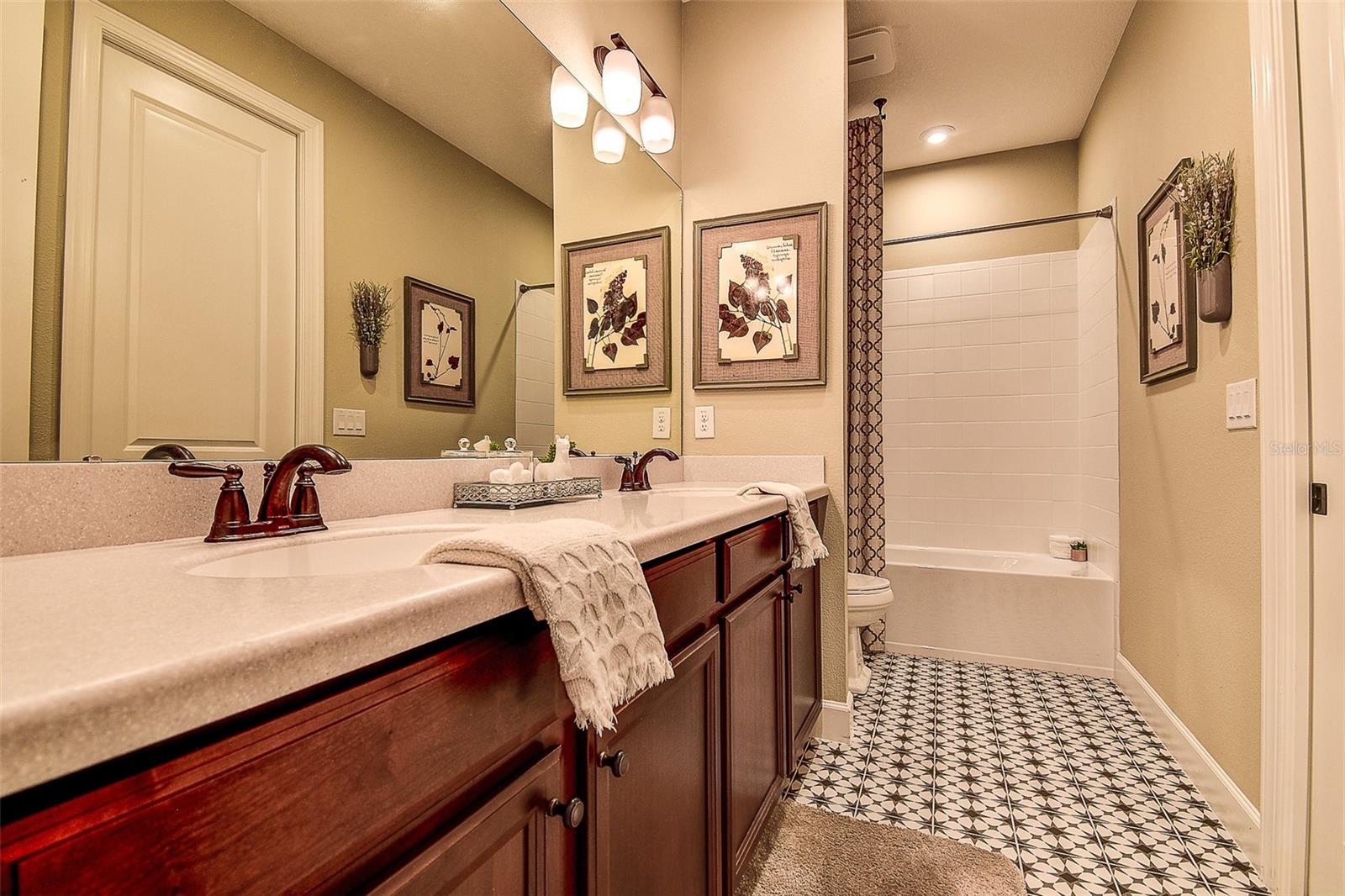 Image 31 of 49 For 11426 Juglans Drive