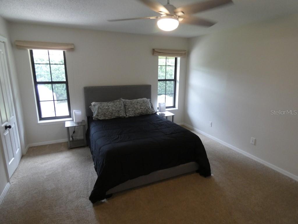 Listing photo id 10 for 6534 Foxmoor Drive