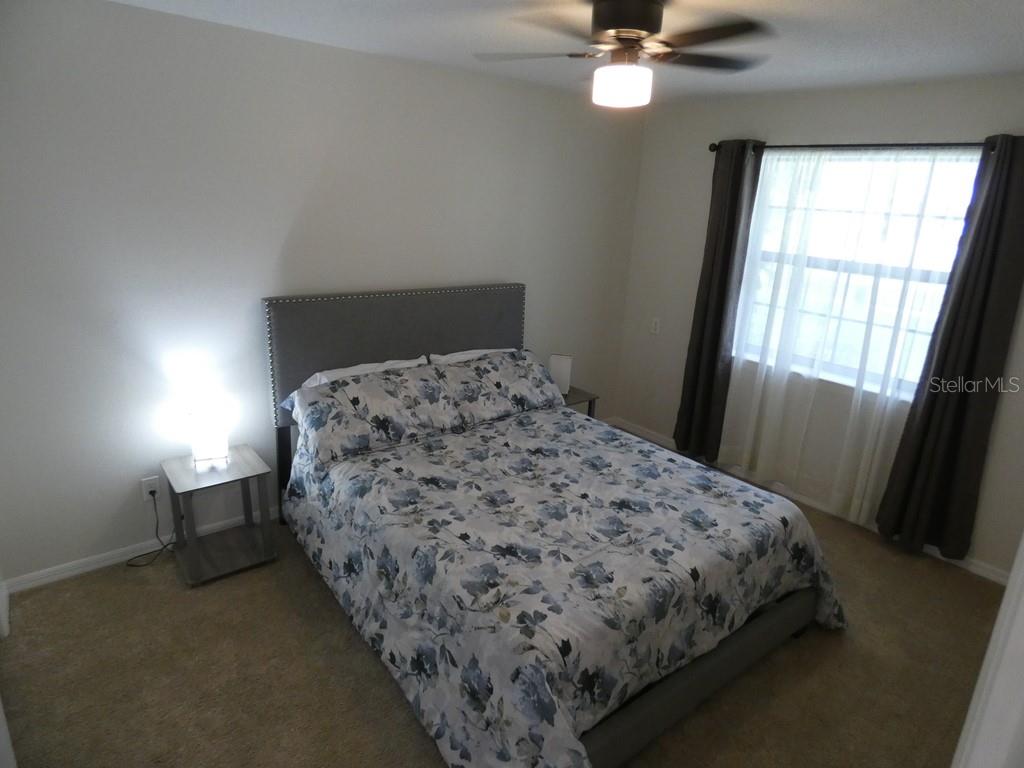 Listing photo id 18 for 6534 Foxmoor Drive