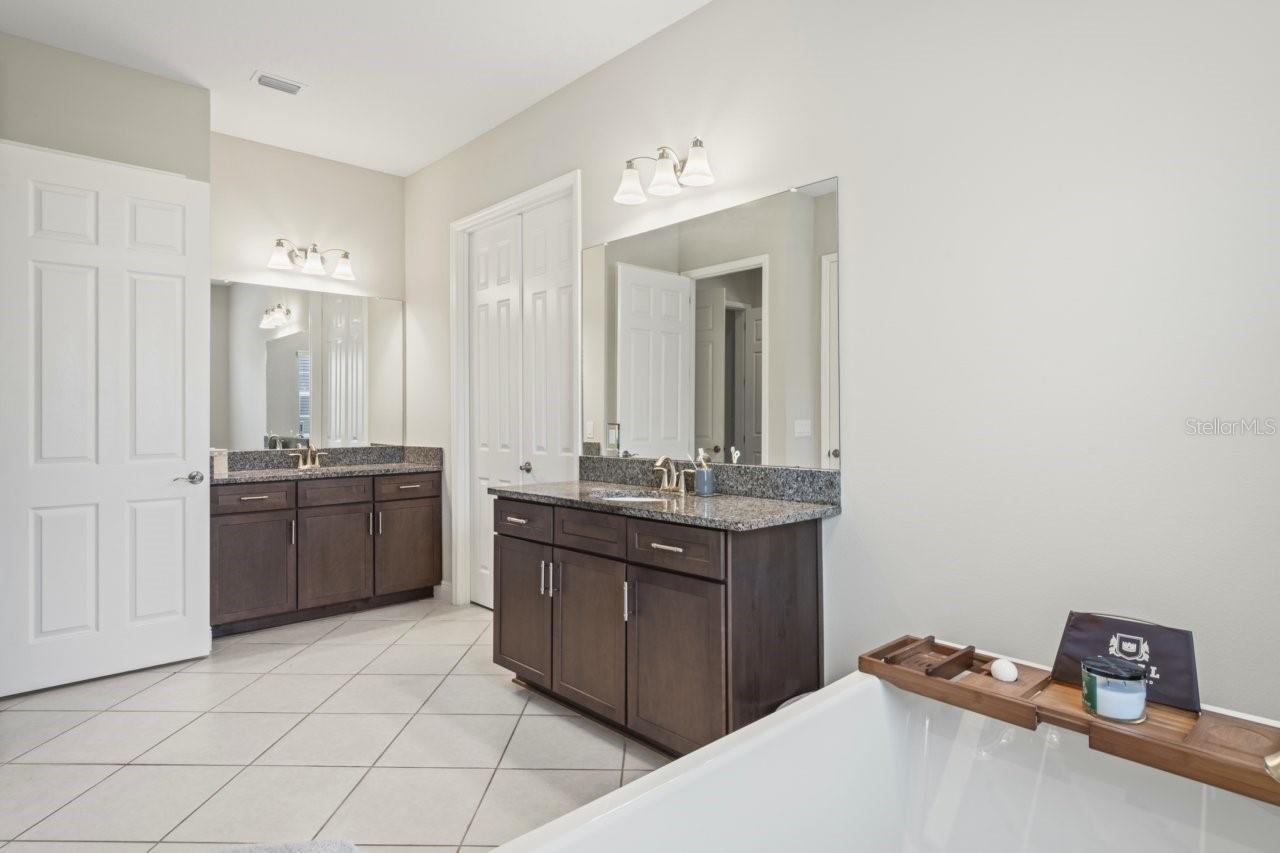 Image 21 of 57 For 4232 Woodland Retreat Boulevard