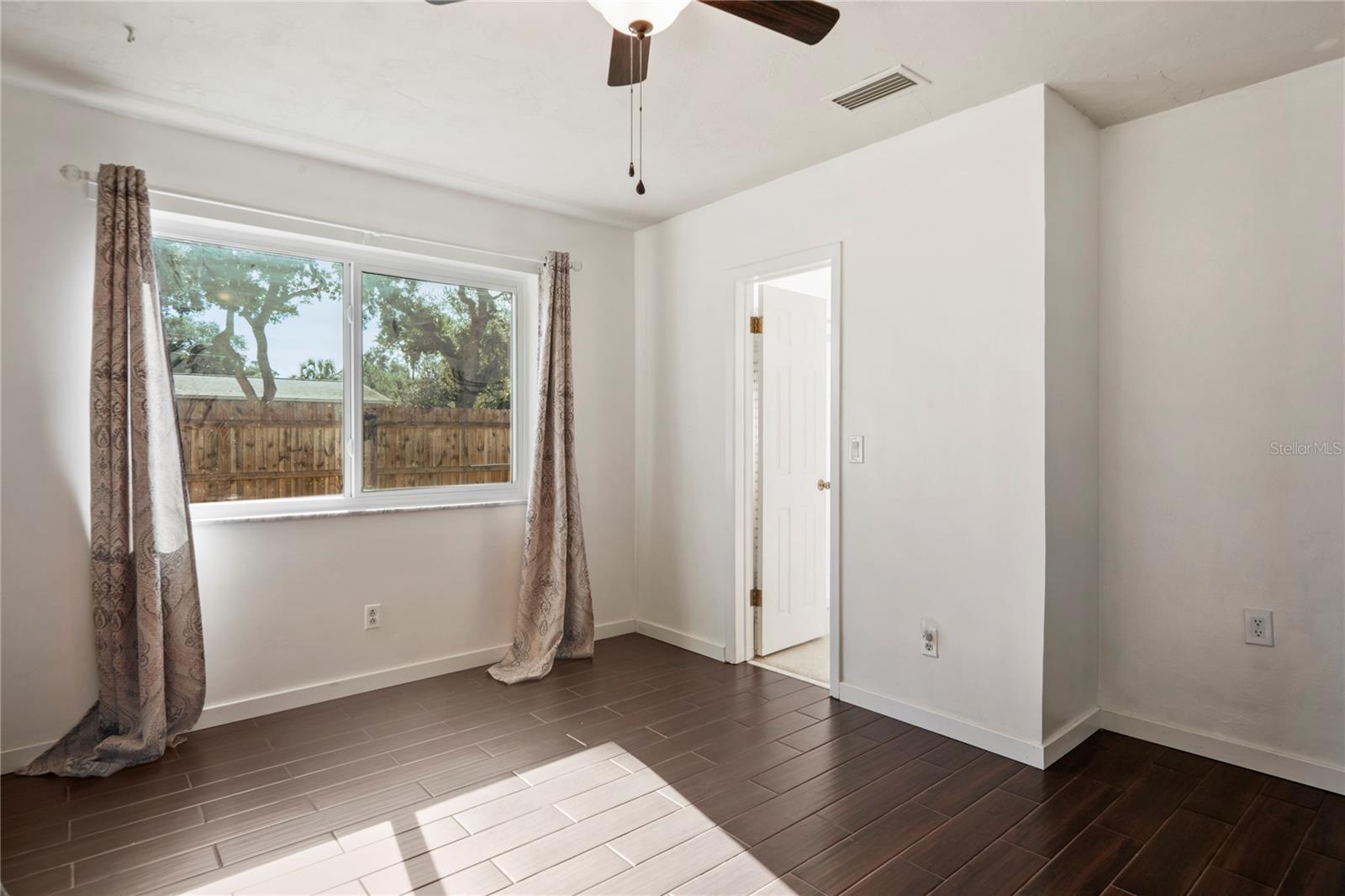 Image 16 of 55 For 1282 Palm Street
