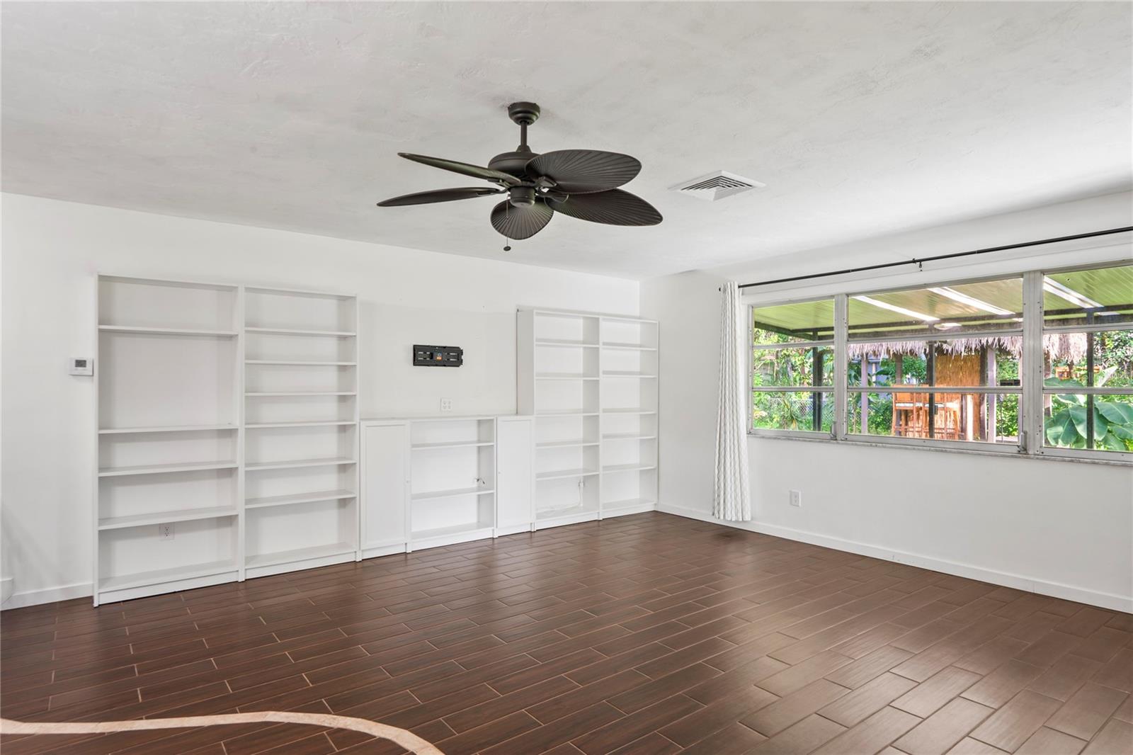 Image 4 of 55 For 1282 Palm Street