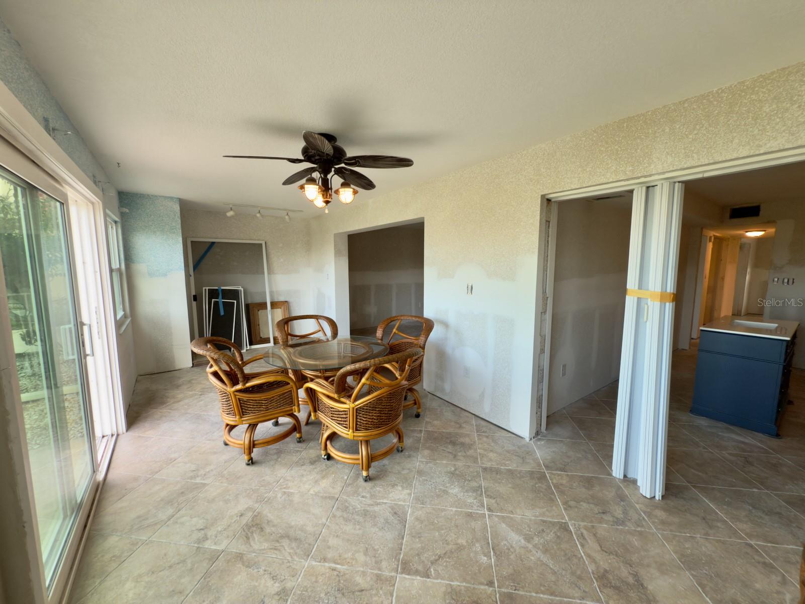 Image 11 of 28 For 4678 Marine Parkway 106