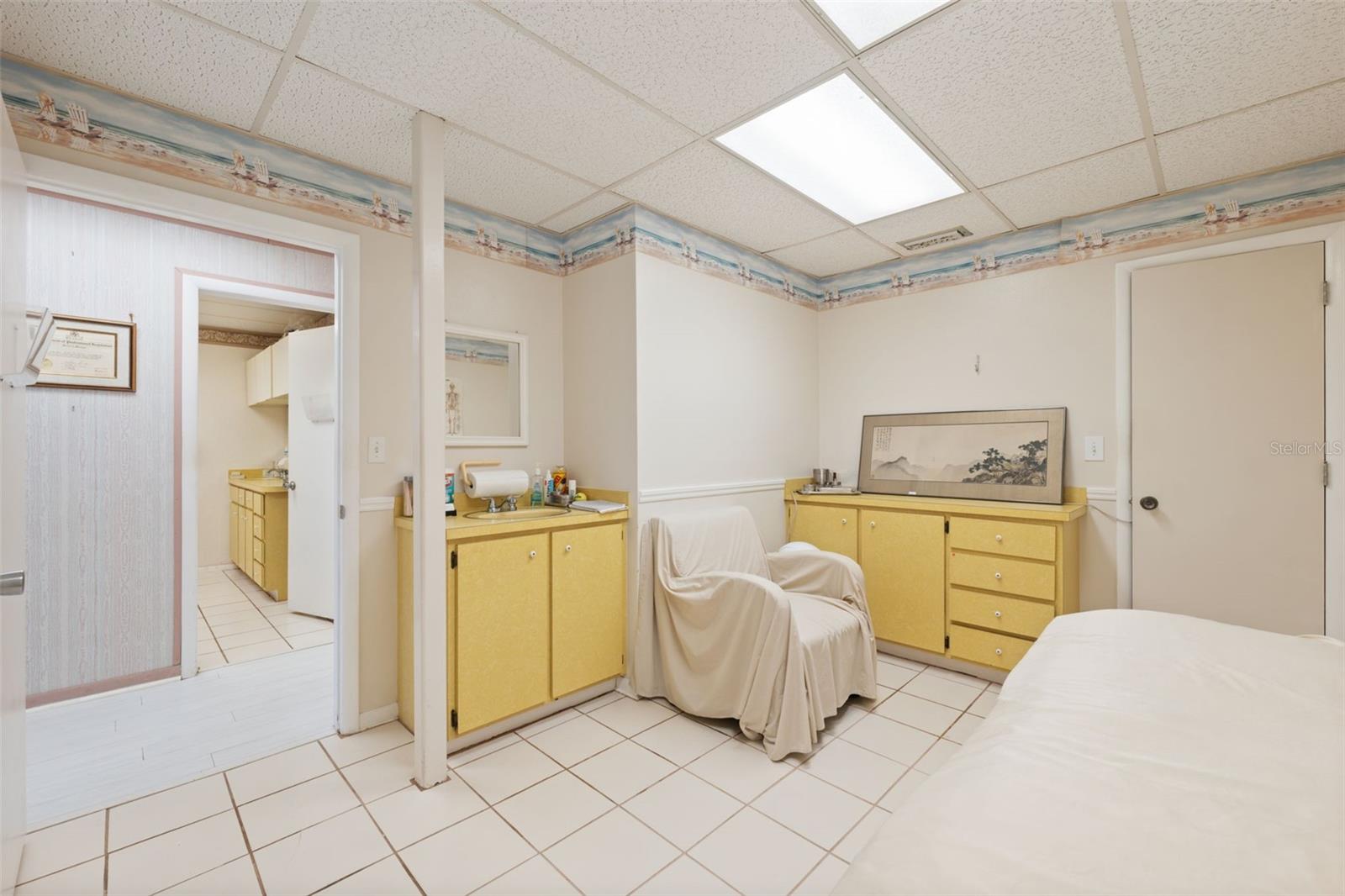 Image 12 of 41 For 2101 Indian Rocks Road S