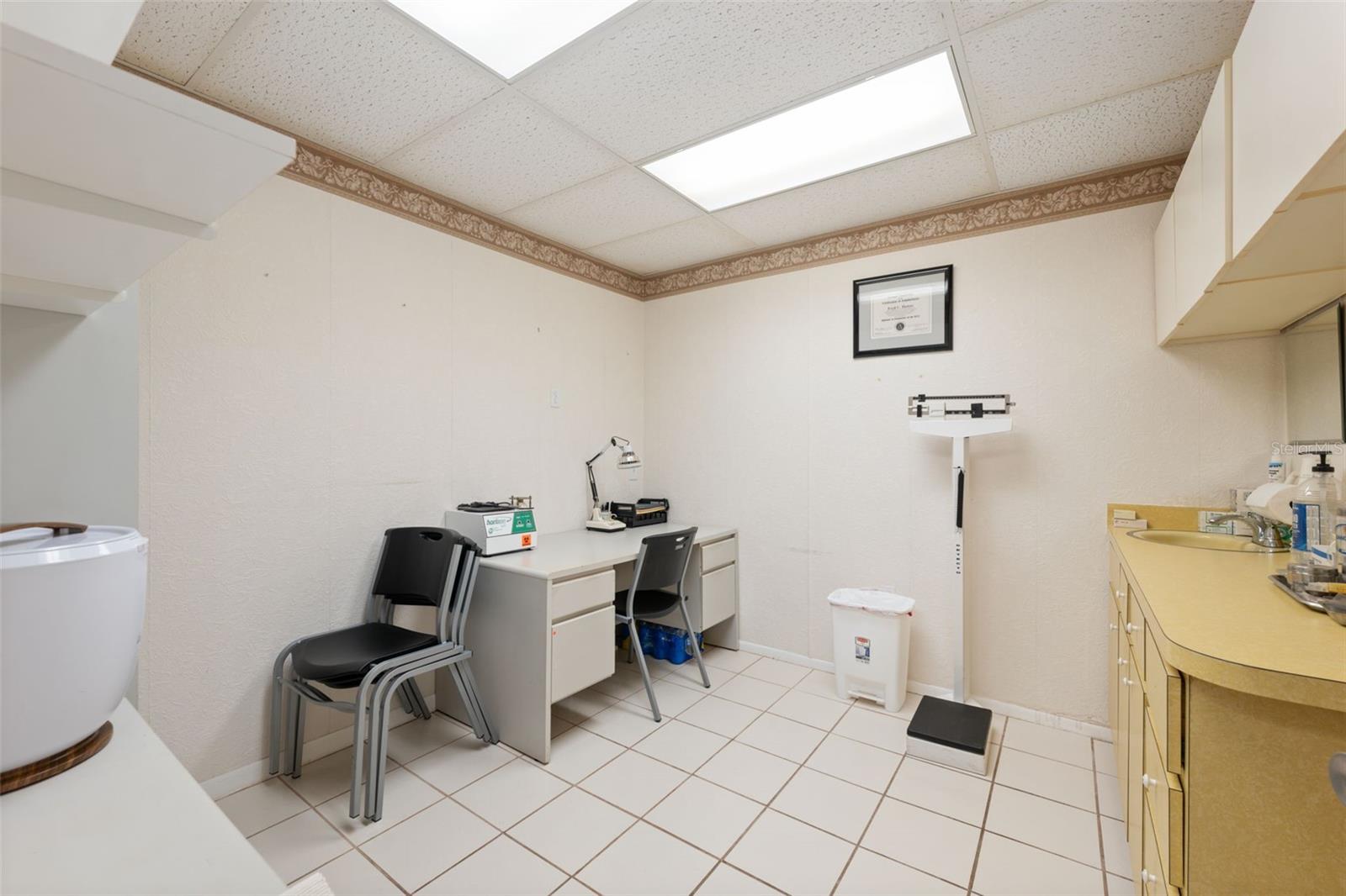 Image 15 of 41 For 2101 Indian Rocks Road S