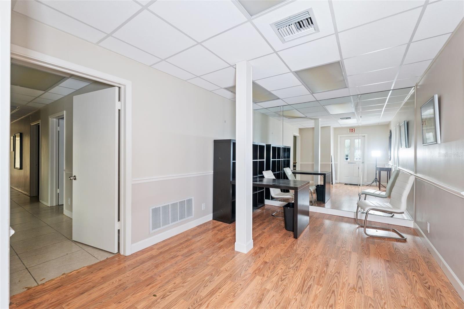 Image 20 of 41 For 2101 Indian Rocks Road S