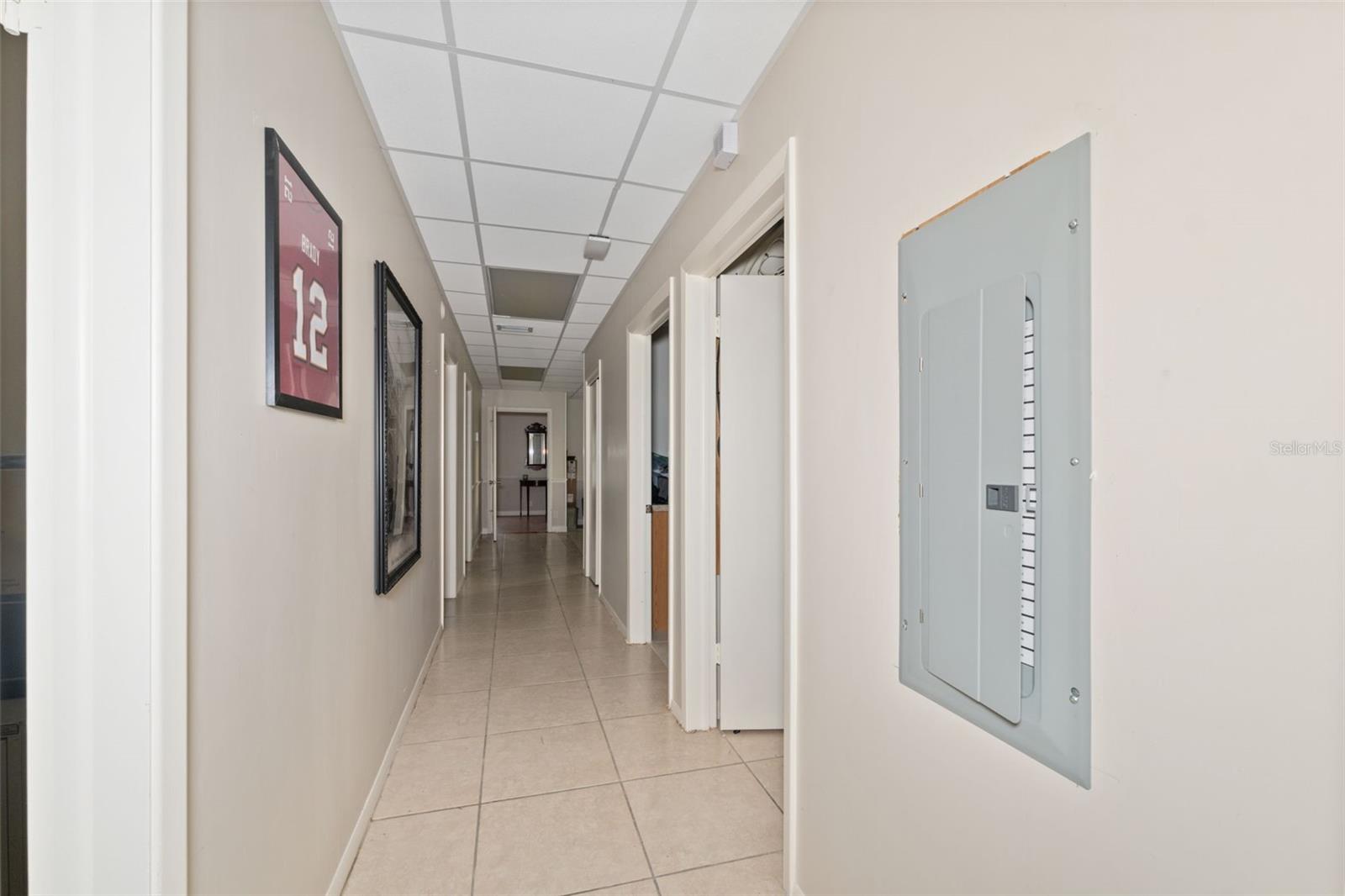 Image 24 of 41 For 2101 Indian Rocks Road S