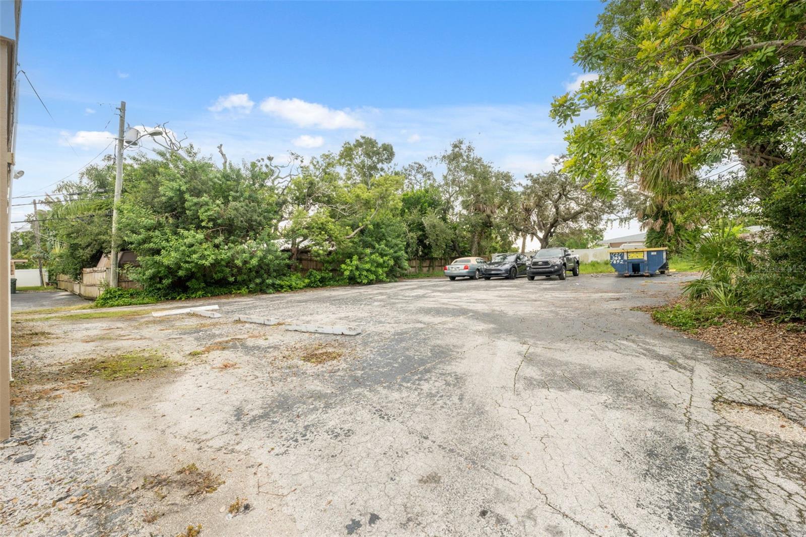 Image 33 of 41 For 2101 Indian Rocks Road S