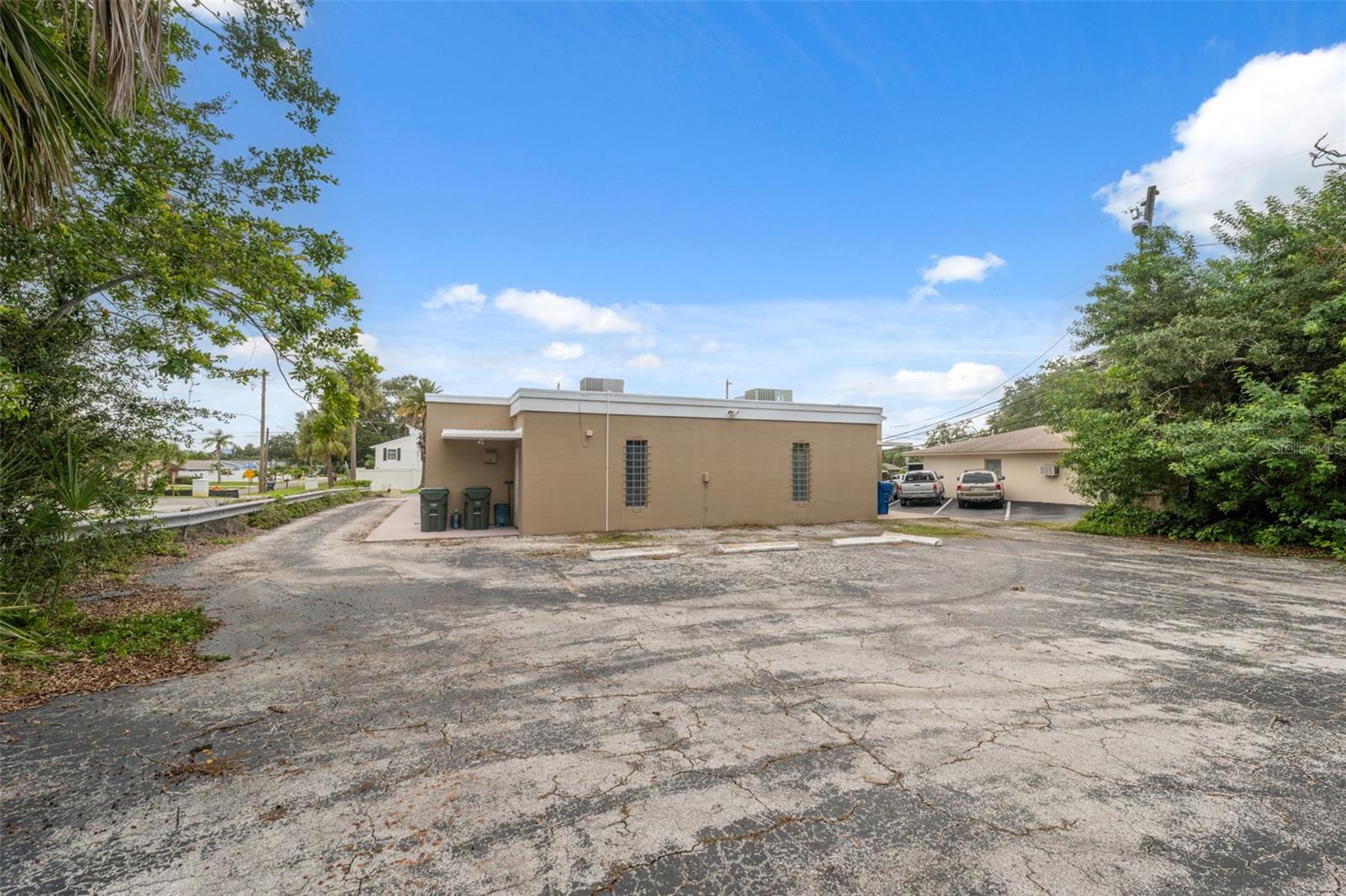 Image 34 of 41 For 2101 Indian Rocks Road S