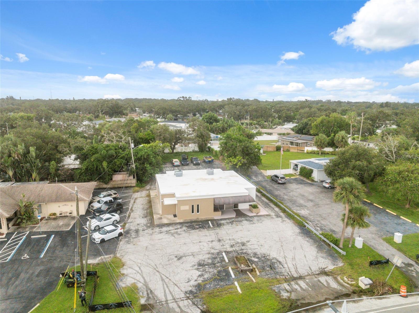 Image 35 of 41 For 2101 Indian Rocks Road S