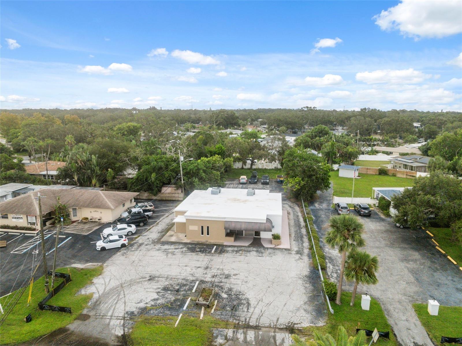 Image 36 of 41 For 2101 Indian Rocks Road S