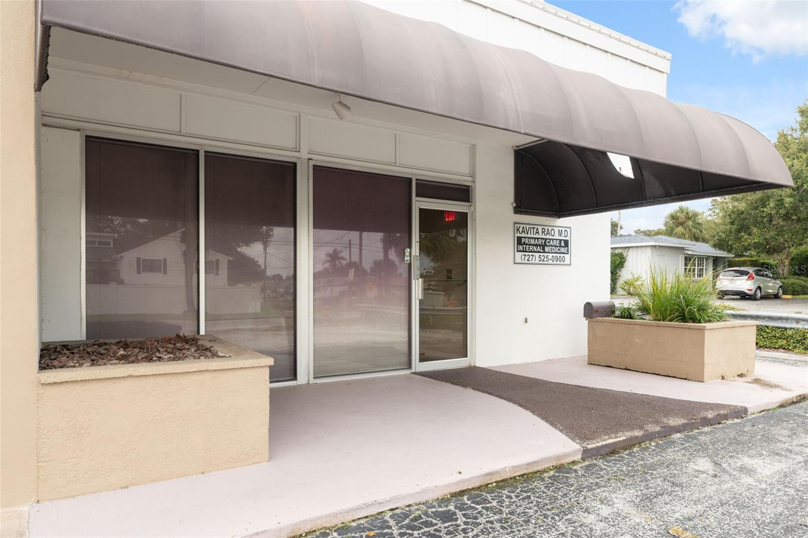 Image 5 of 41 For 2101 Indian Rocks Road S