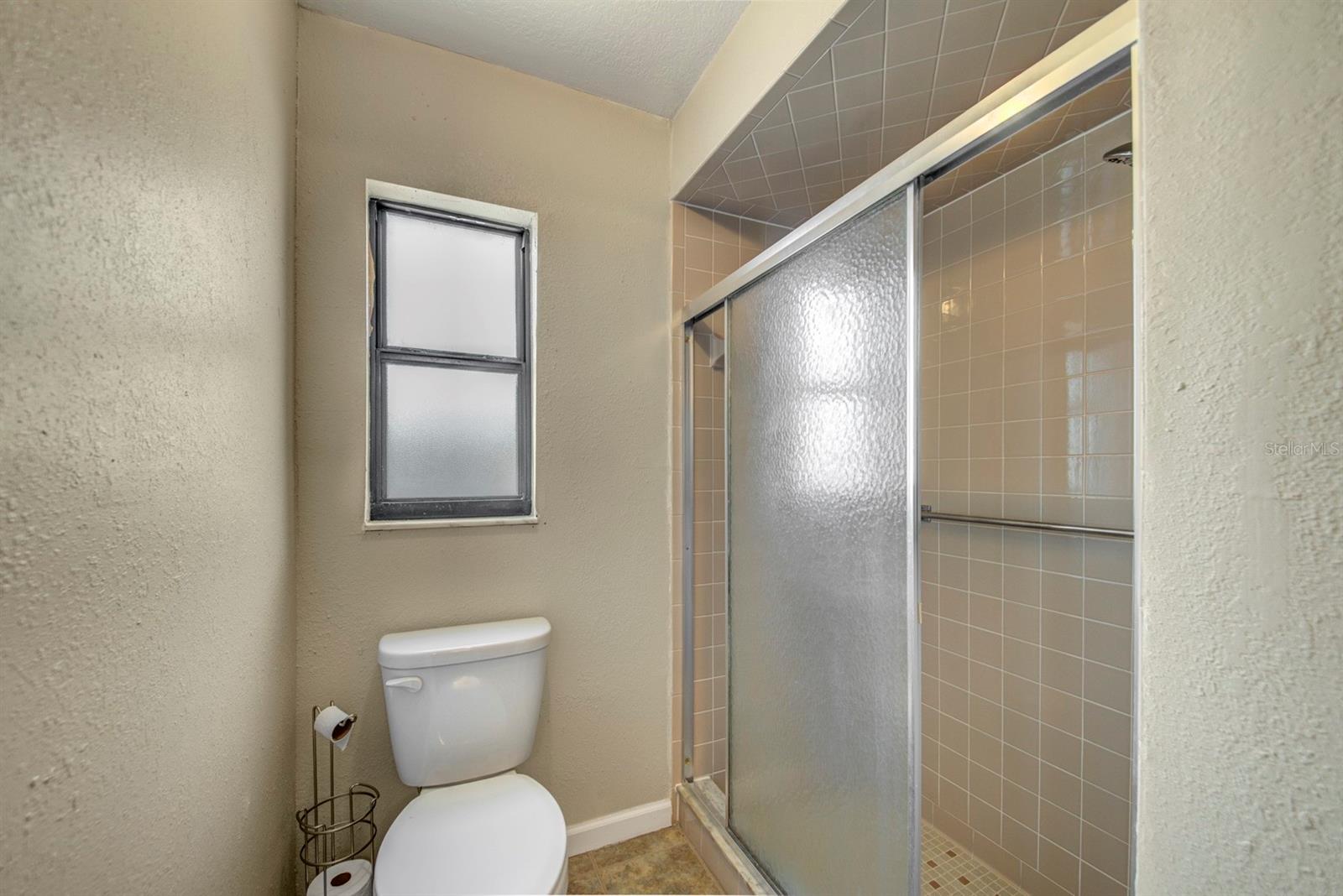 Listing photo id 26 for 4266 Deleon Drive