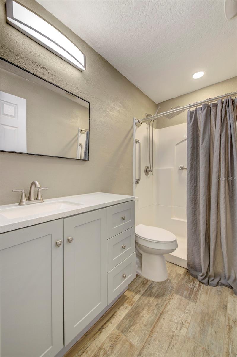 Listing photo id 29 for 4266 Deleon Drive