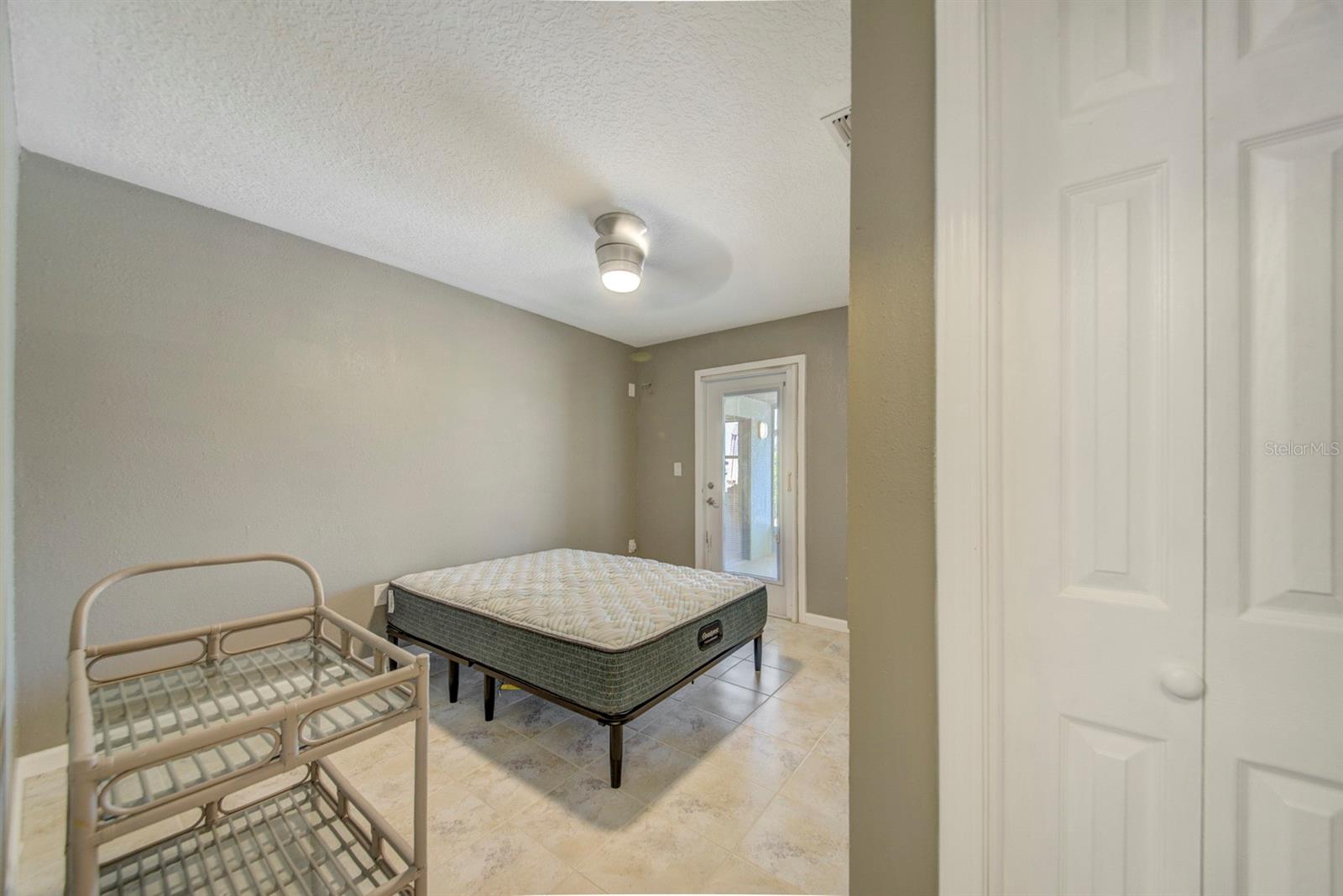 Listing photo id 31 for 4266 Deleon Drive