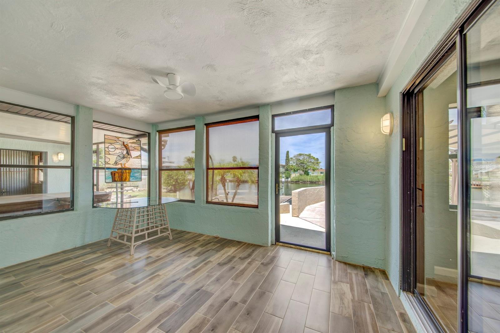 Listing photo id 34 for 4266 Deleon Drive