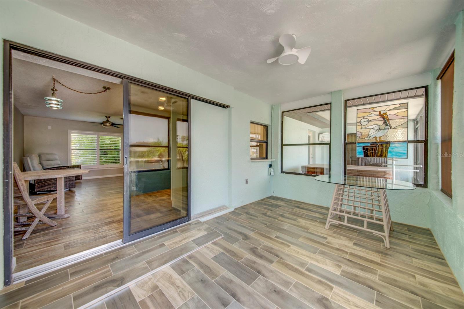 Listing photo id 35 for 4266 Deleon Drive