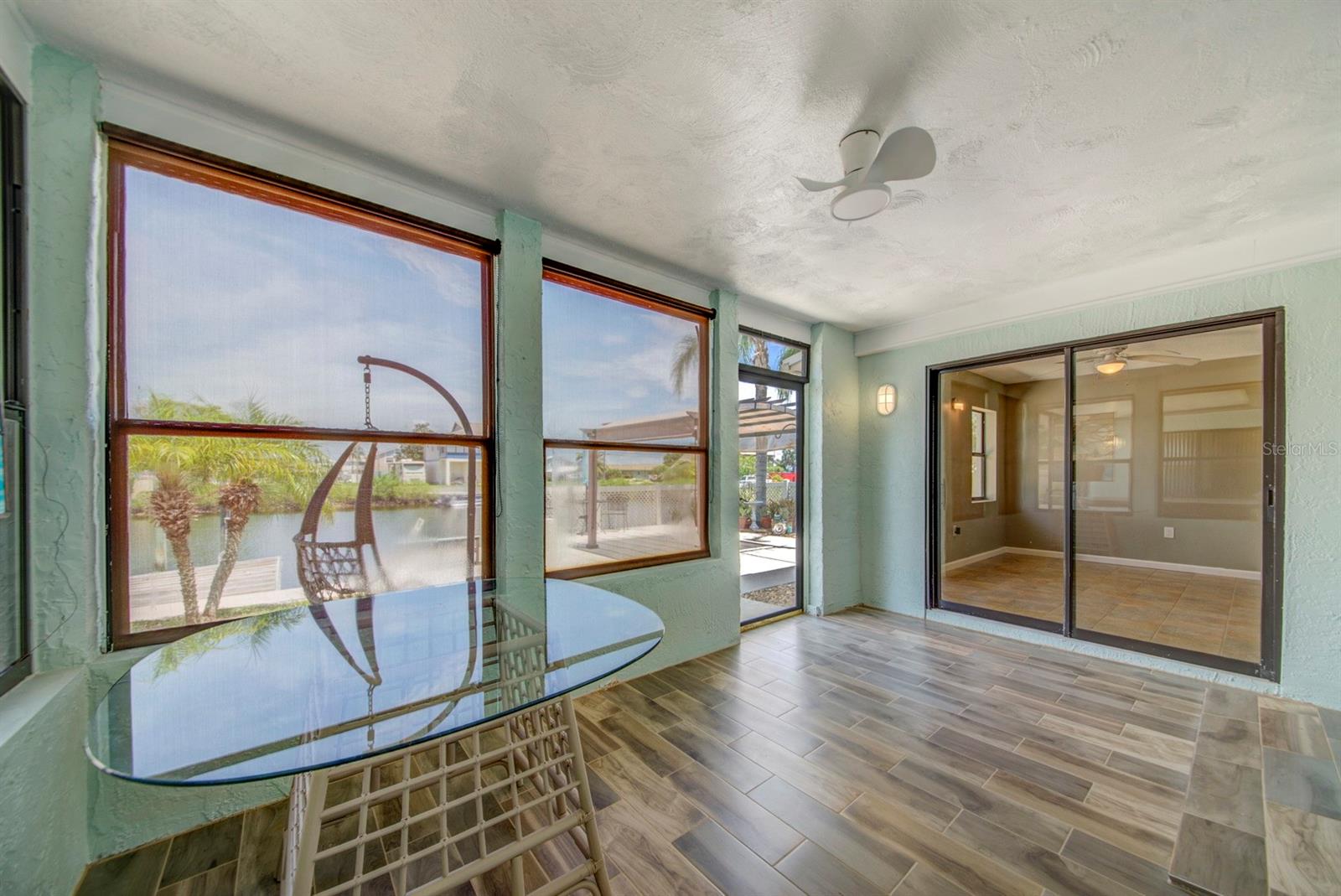 Listing photo id 36 for 4266 Deleon Drive