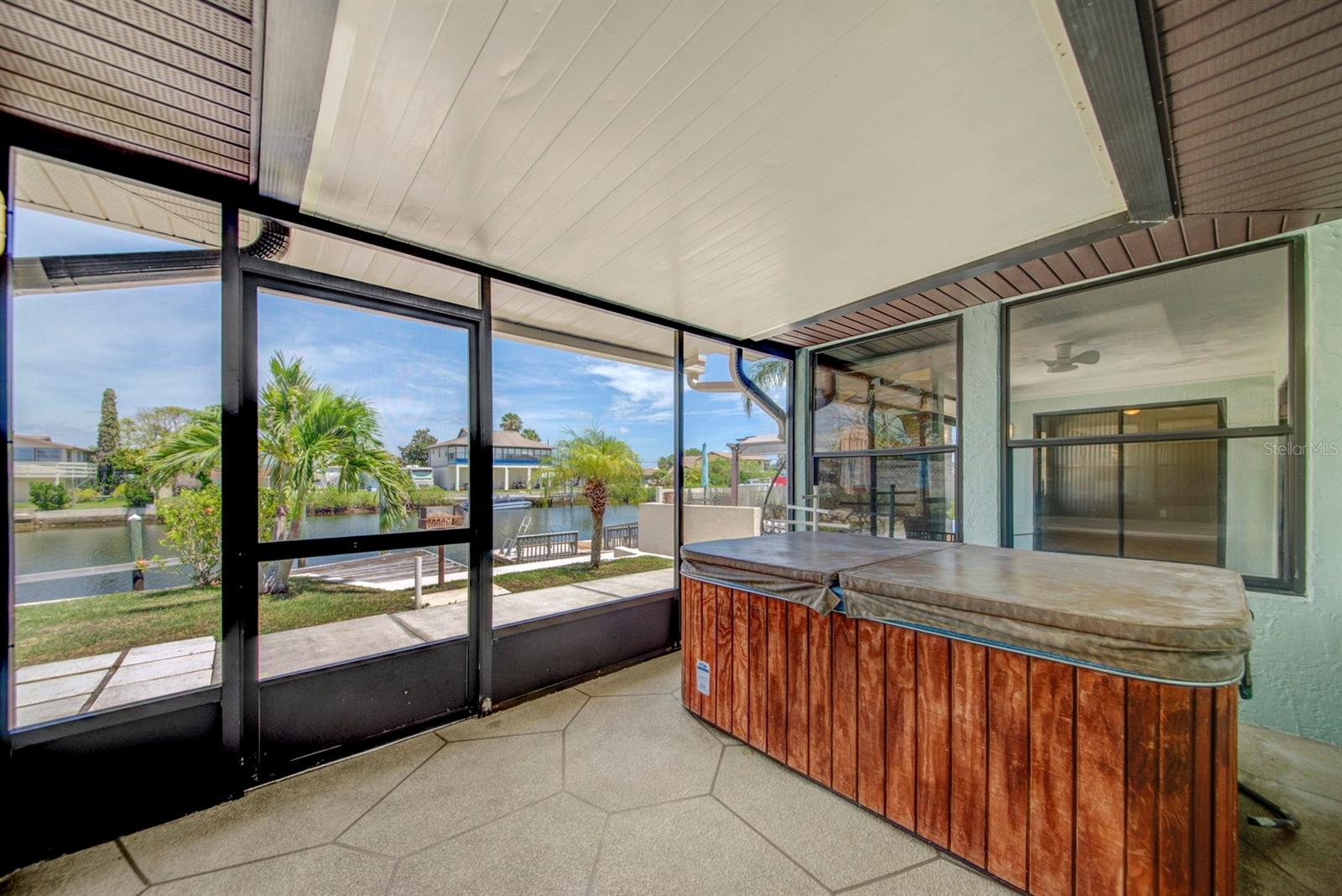 Listing photo id 37 for 4266 Deleon Drive