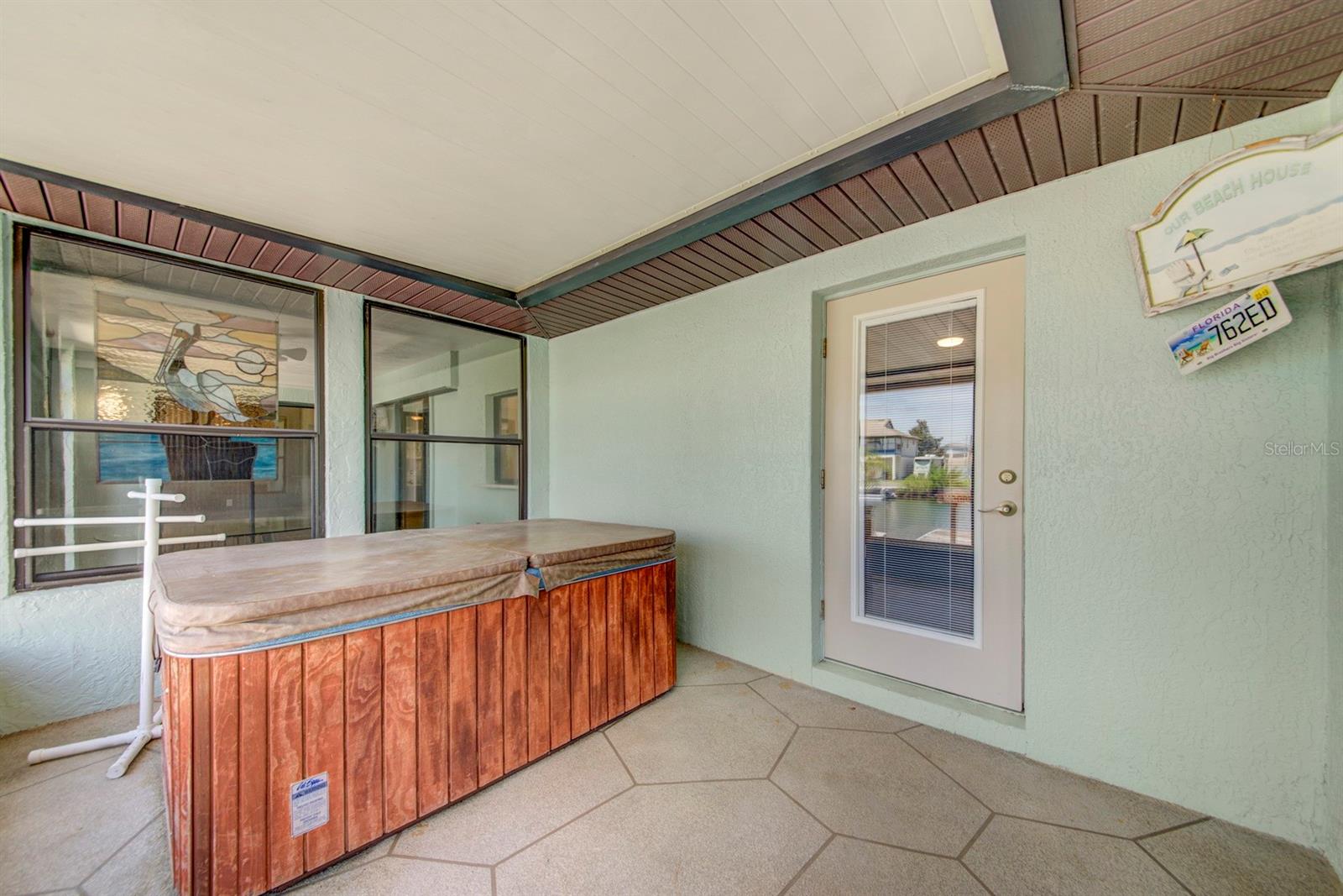 Listing photo id 38 for 4266 Deleon Drive