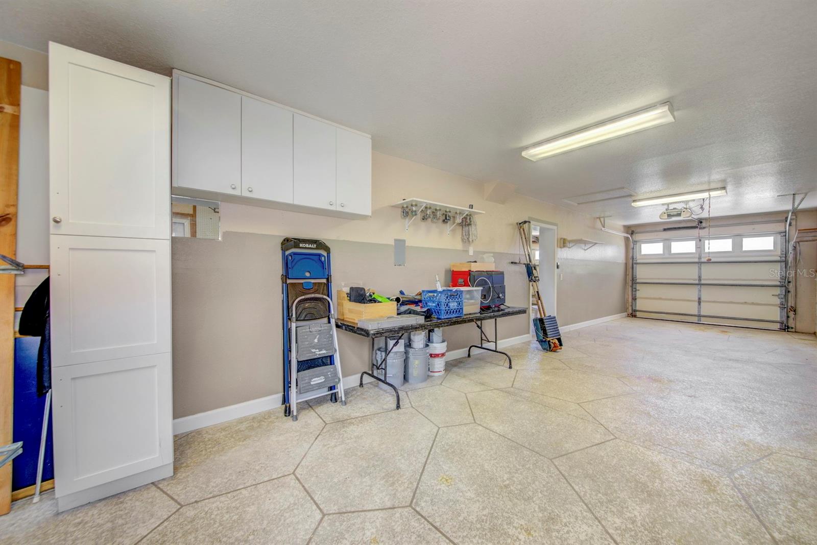 Listing photo id 41 for 4266 Deleon Drive