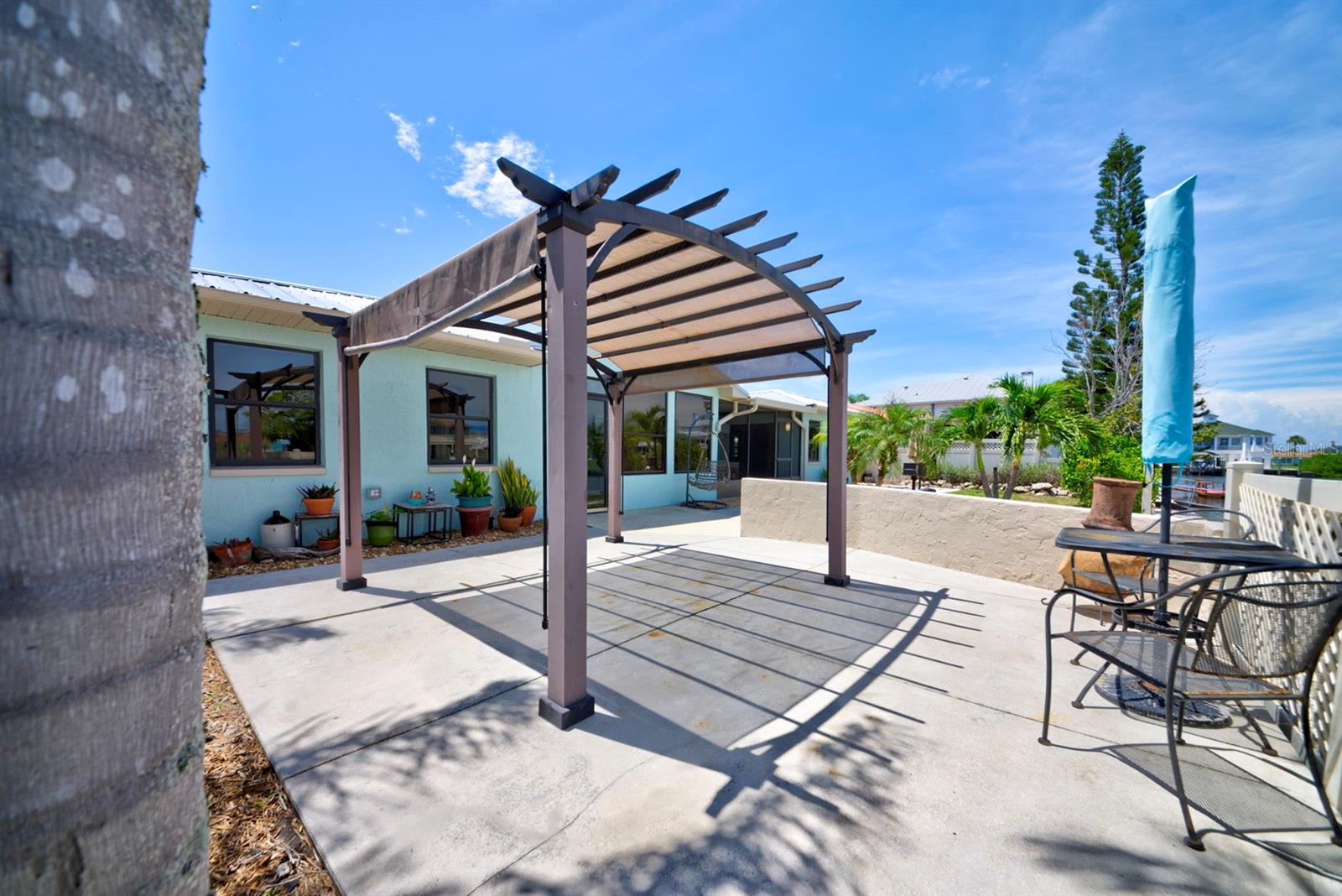 Listing photo id 47 for 4266 Deleon Drive