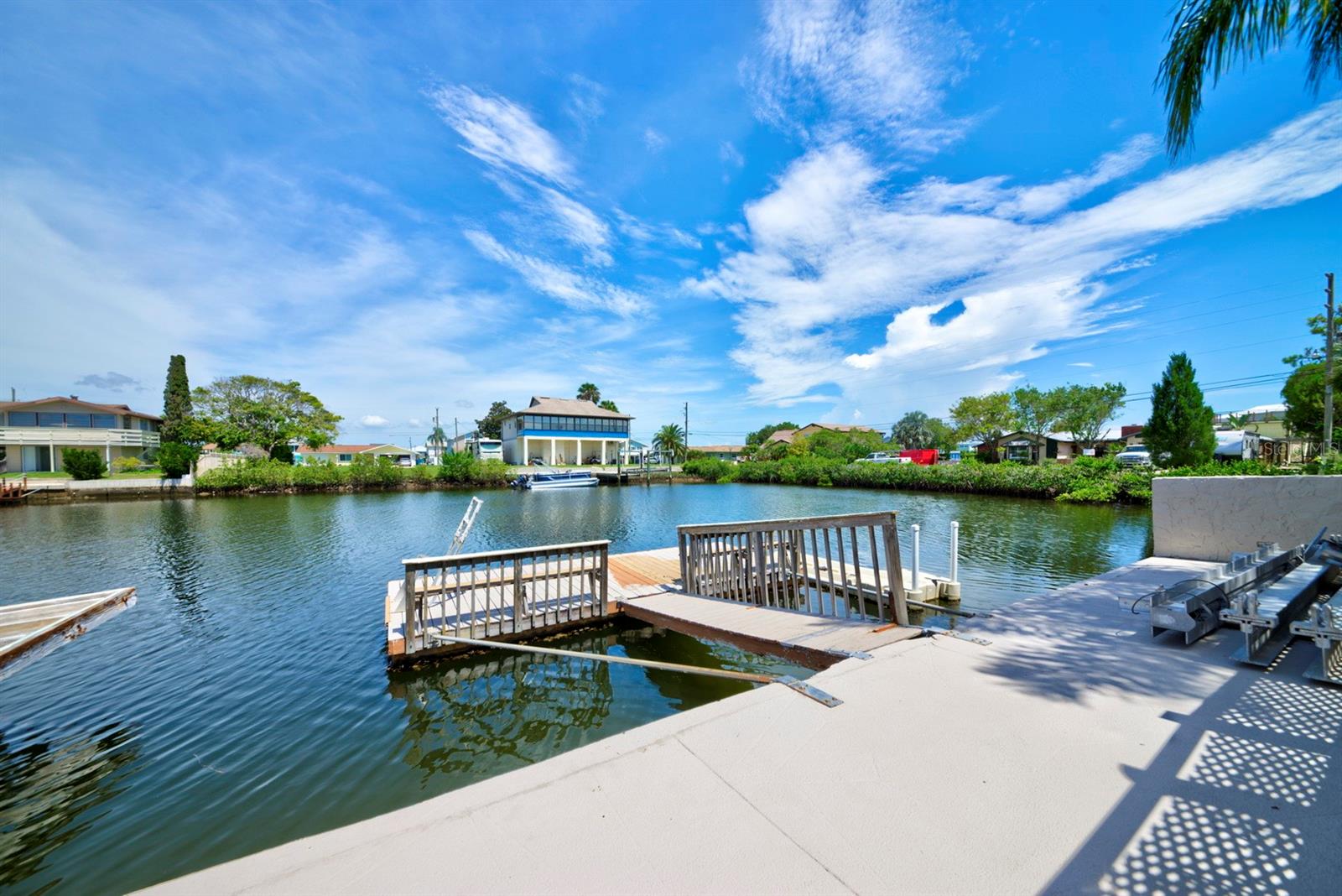 Listing photo id 55 for 4266 Deleon Drive