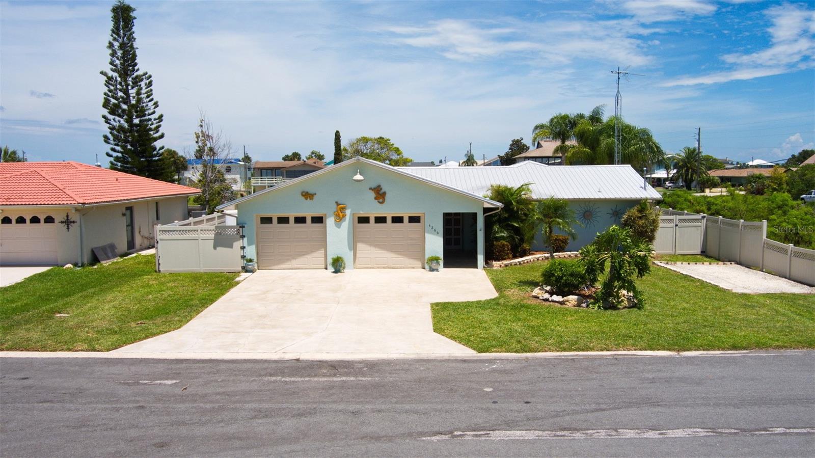 Listing photo id 63 for 4266 Deleon Drive