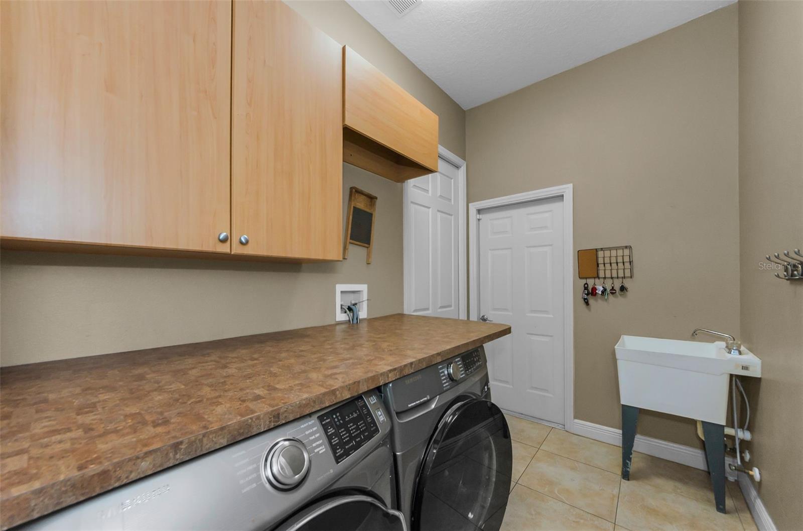 Image 62 of 96 For 6204 Rockross Avenue