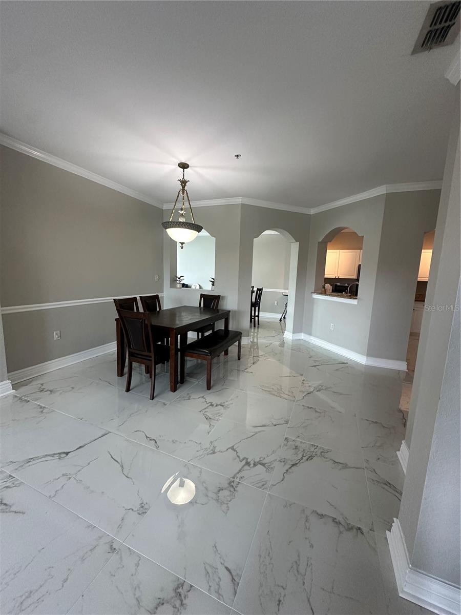 Image 16 of 54 For 2732 Via Murano  529
