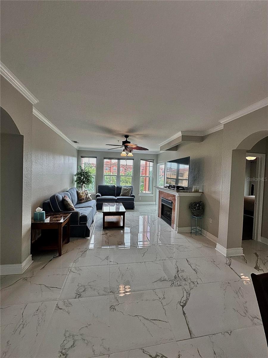 Image 9 of 54 For 2732 Via Murano  529