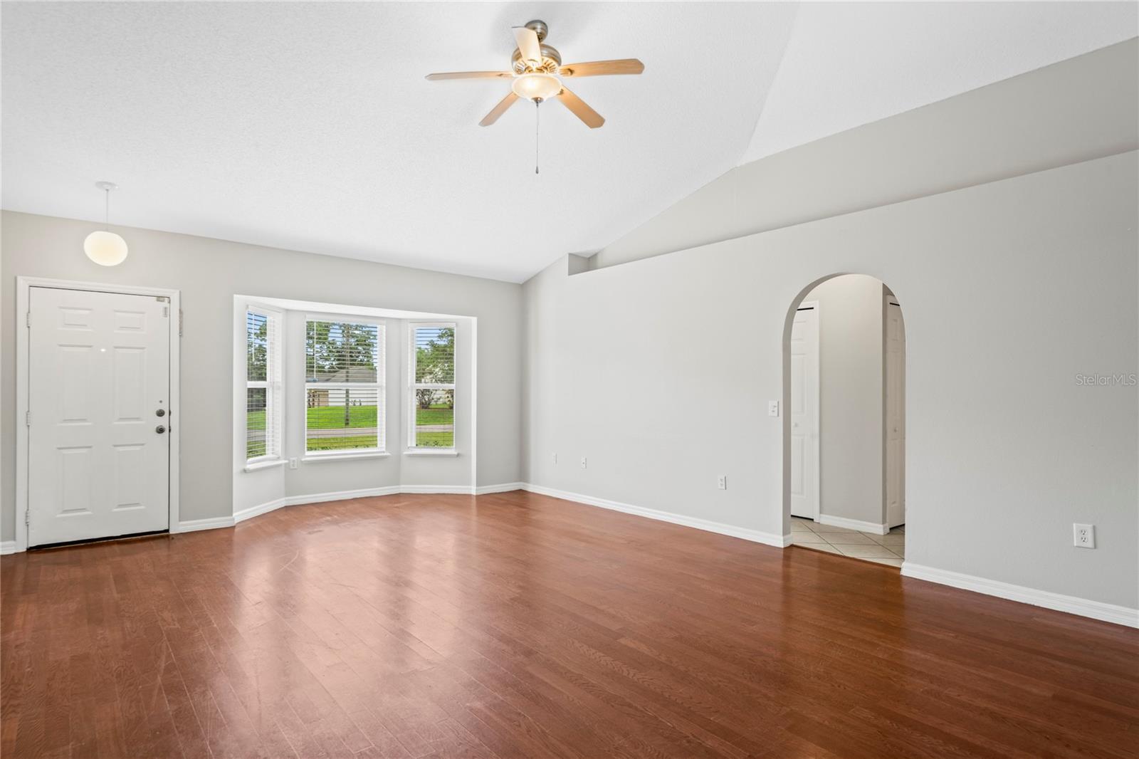 Listing photo id 8 for 11066 Lightwood Street