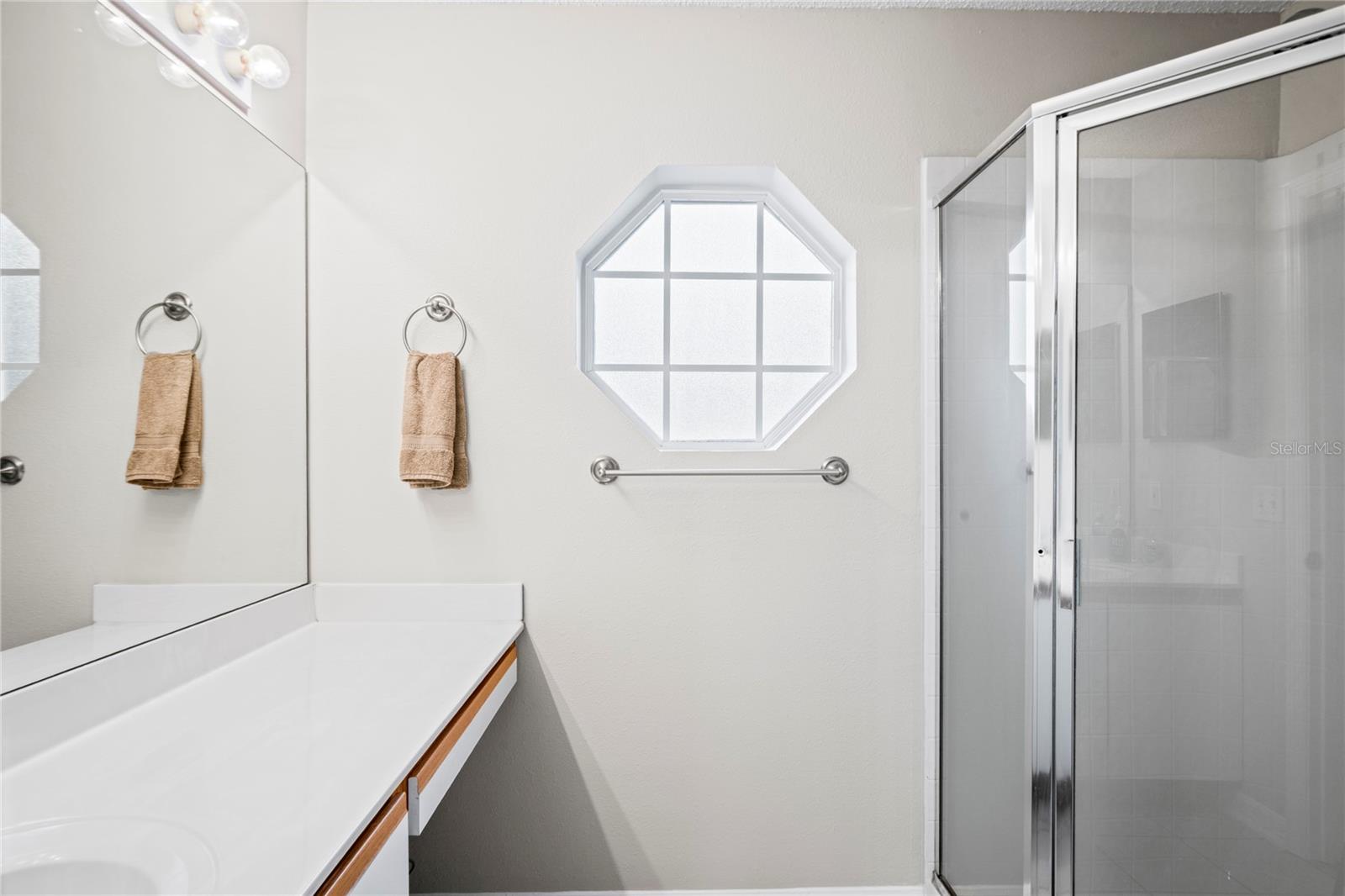 Listing photo id 18 for 11066 Lightwood Street