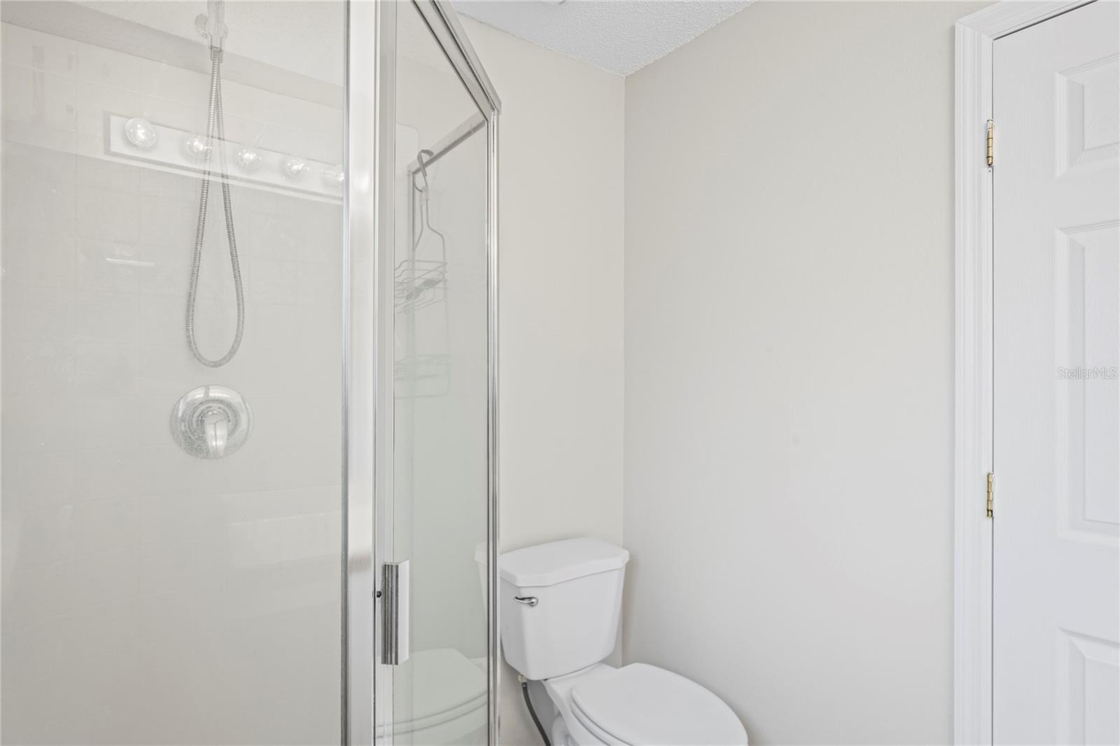 Listing photo id 19 for 11066 Lightwood Street