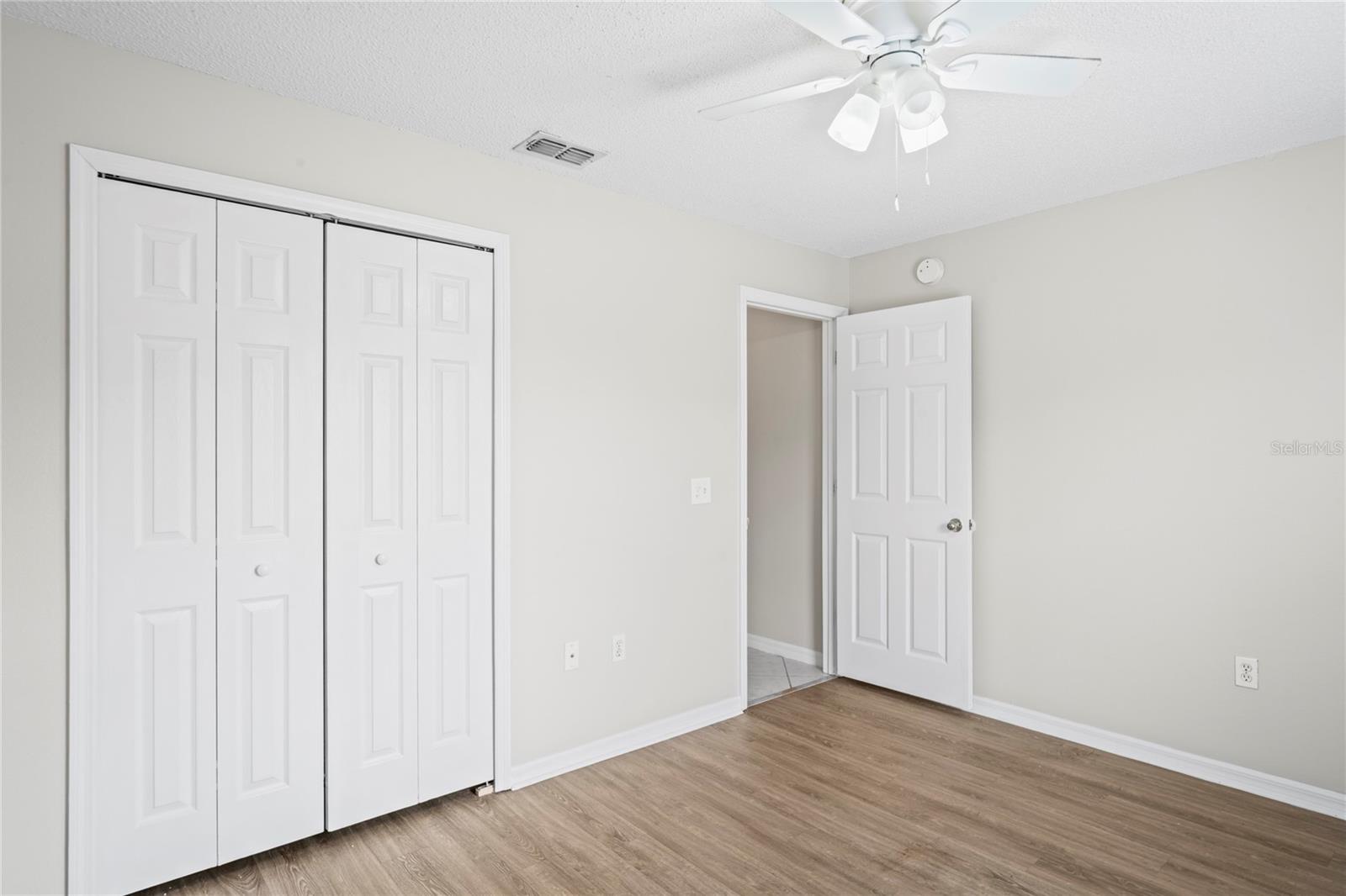 Listing photo id 21 for 11066 Lightwood Street