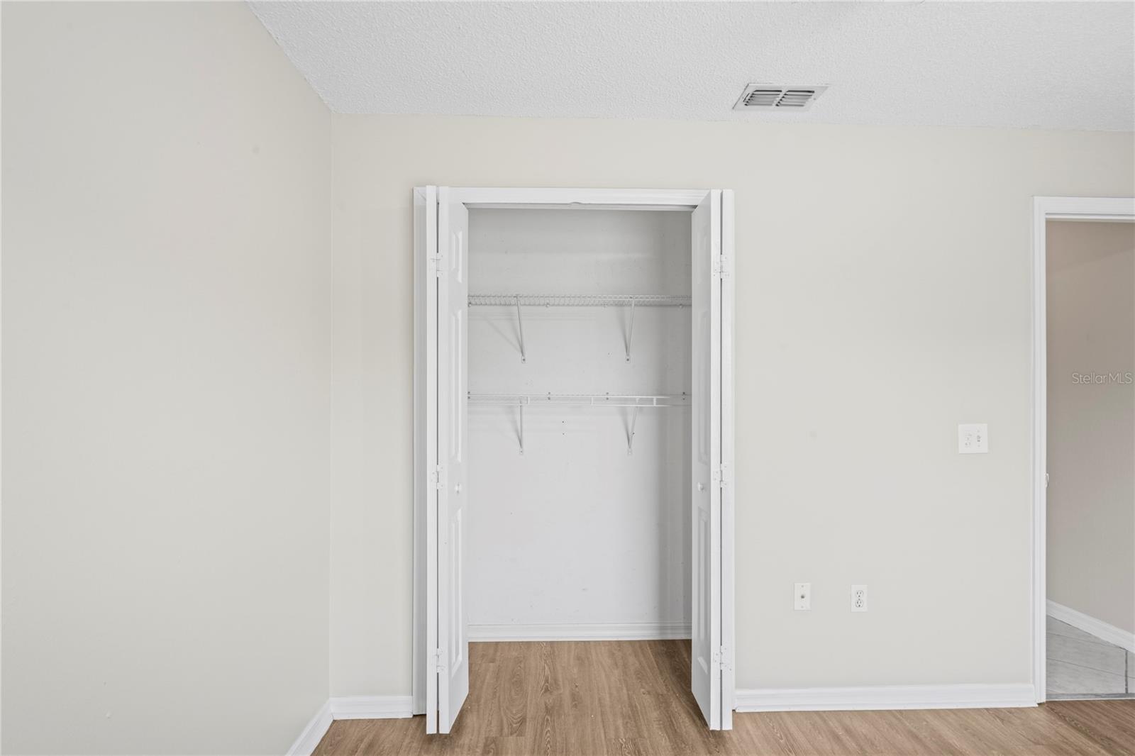 Listing photo id 22 for 11066 Lightwood Street
