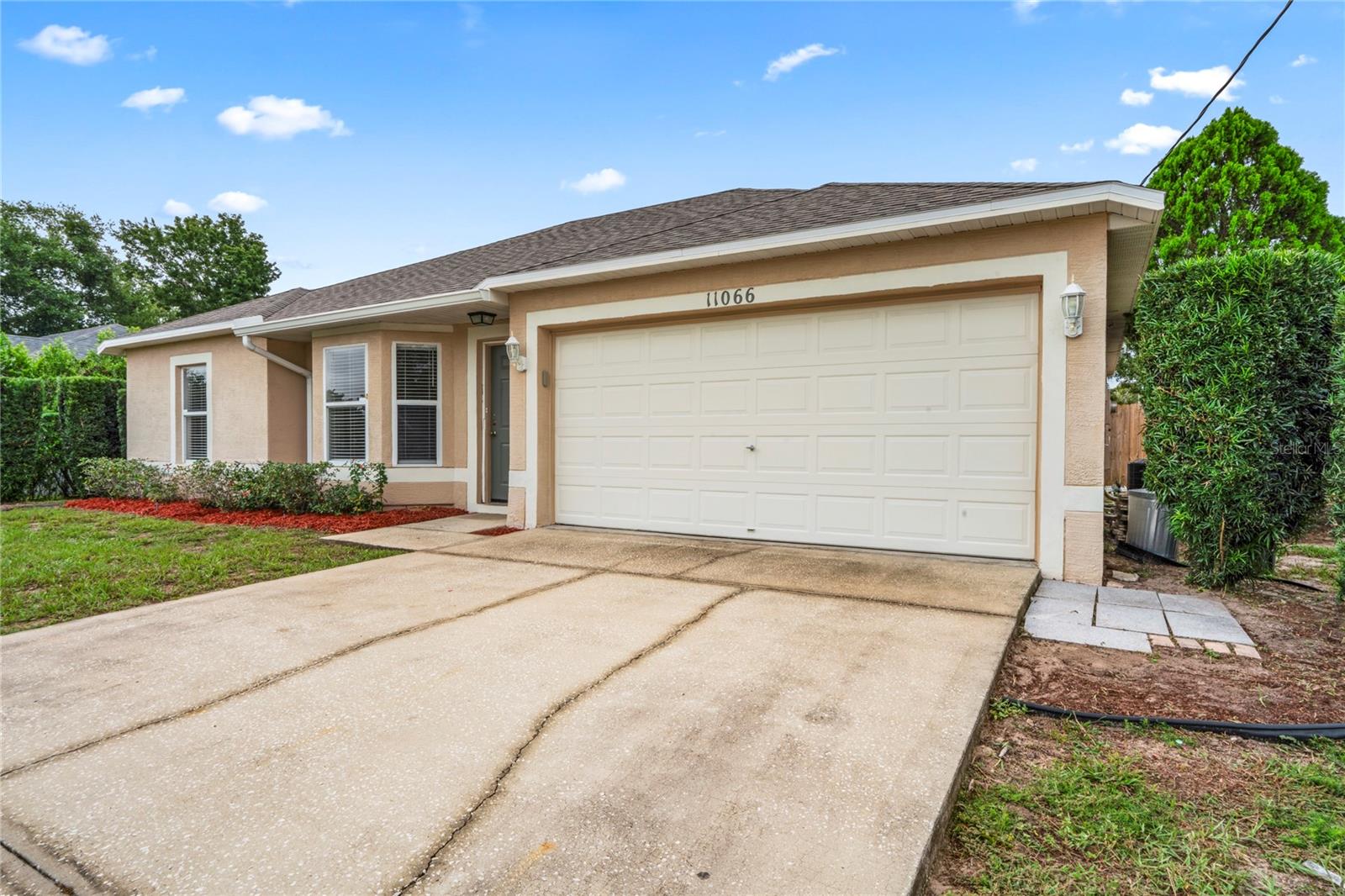 Listing photo id 39 for 11066 Lightwood Street