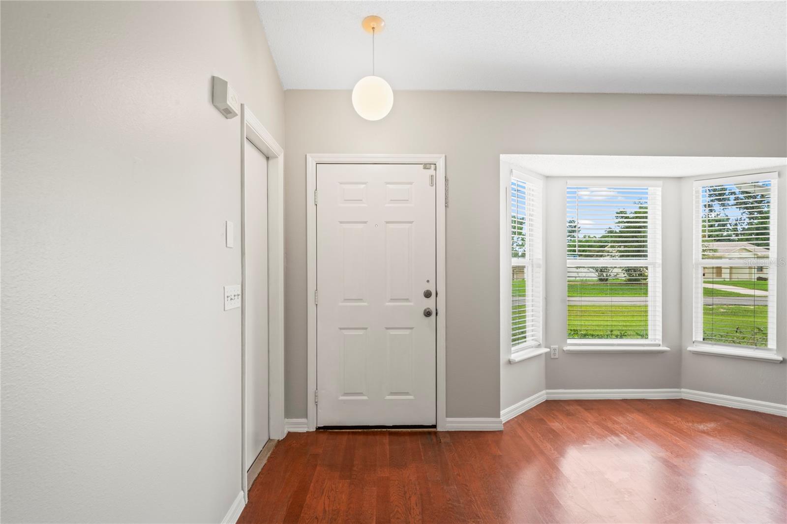 Listing photo id 5 for 11066 Lightwood Street