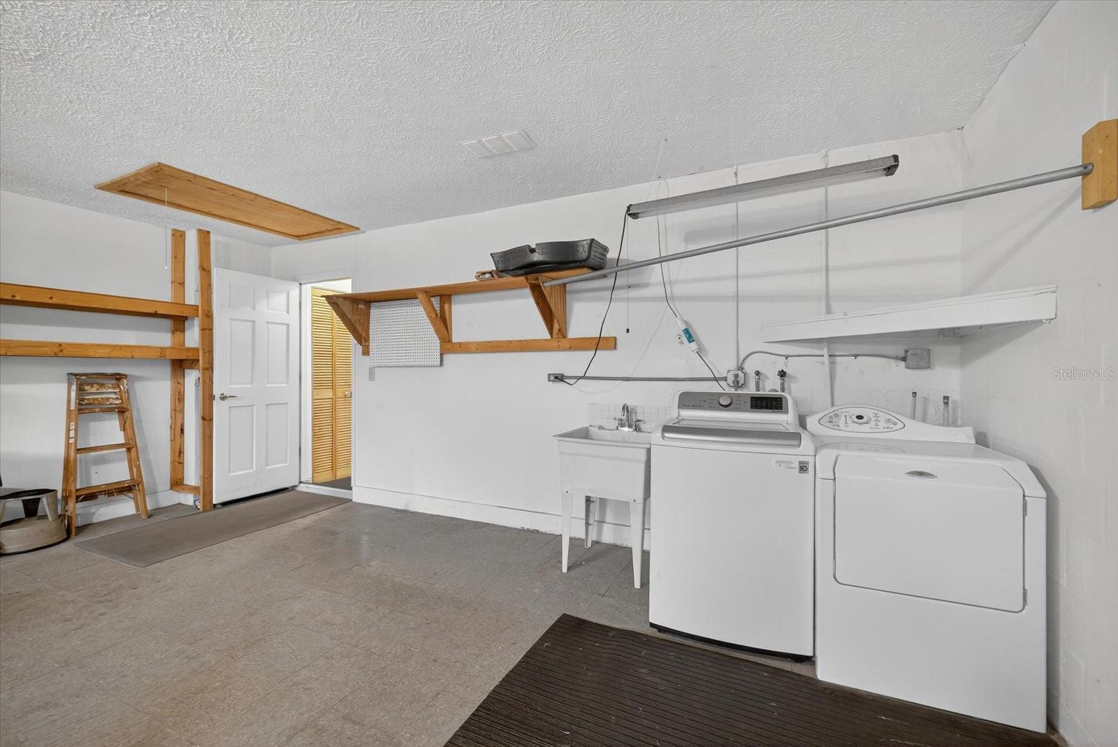 Image 25 of 32 For 12903 Cedar Ridge Drive
