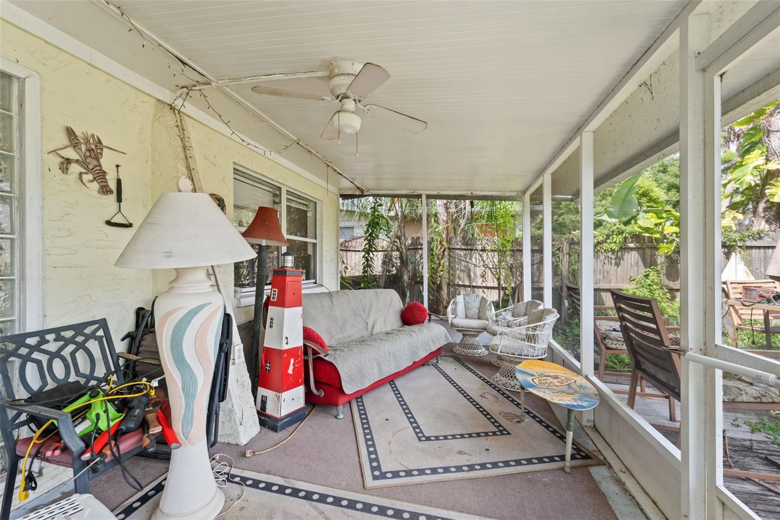 Image 14 of 48 For 5853 Mariposa Drive