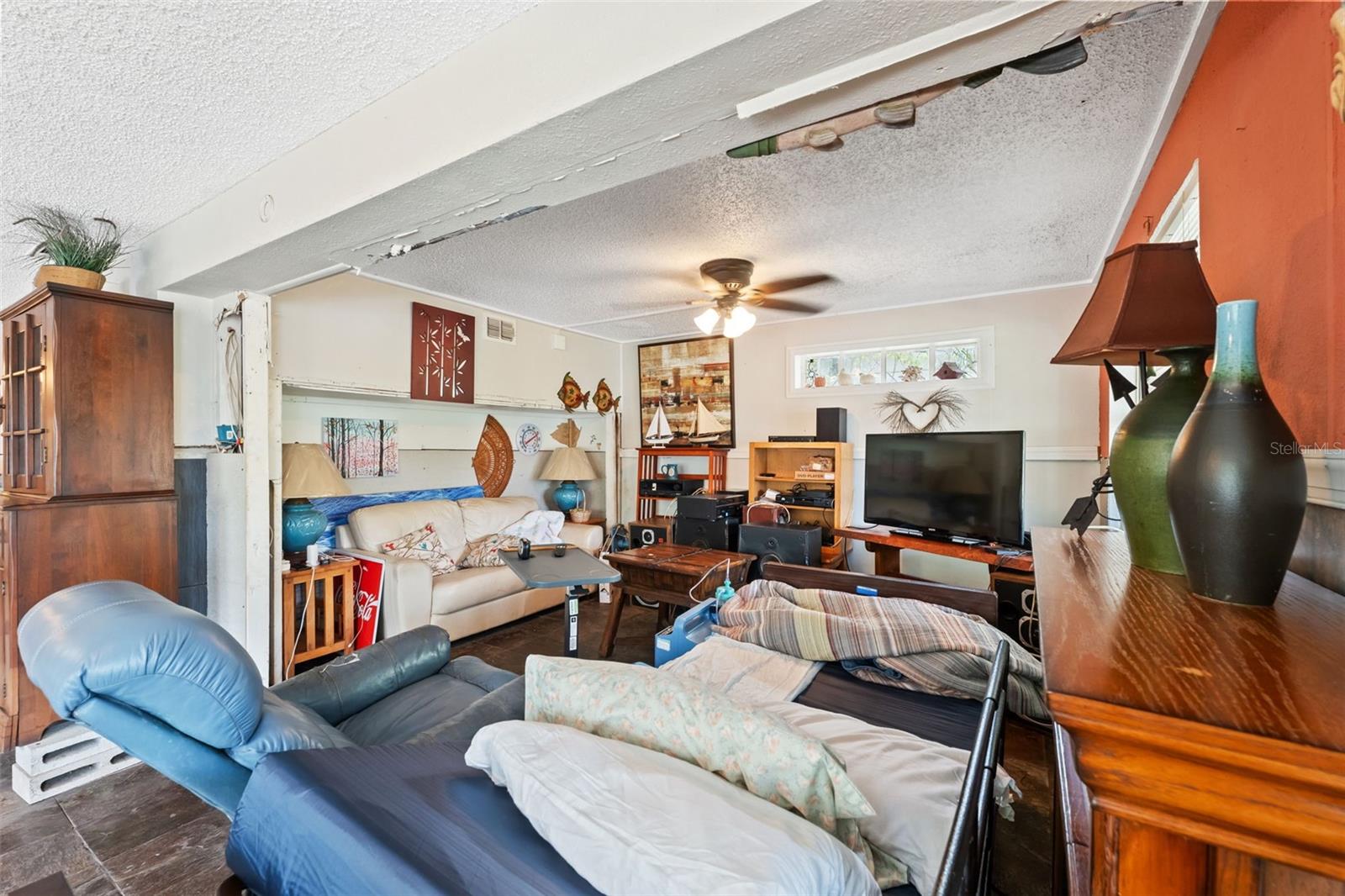 Image 42 of 48 For 5853 Mariposa Drive