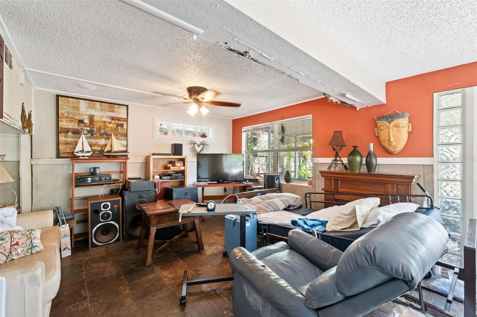 Image 43 of 48 For 5853 Mariposa Drive