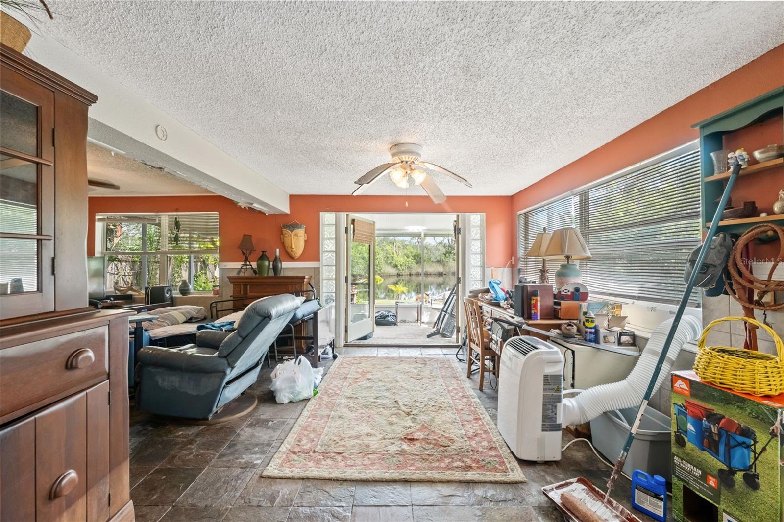 Image 6 of 48 For 5853 Mariposa Drive