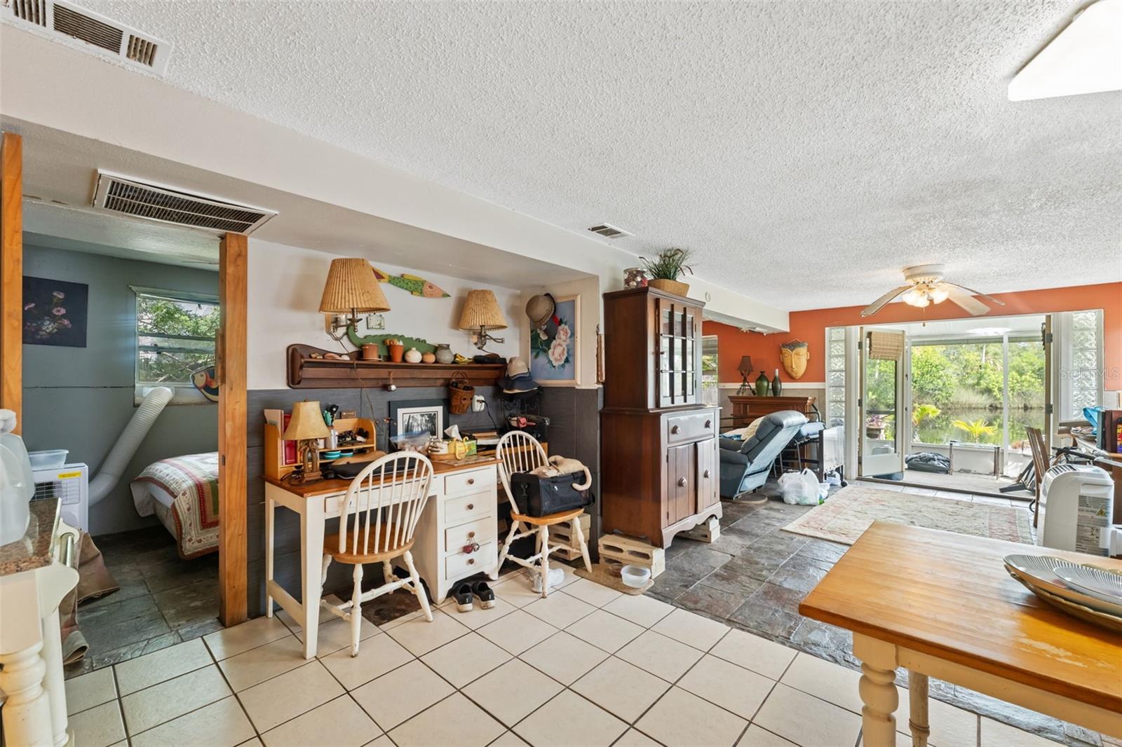 Image 8 of 48 For 5853 Mariposa Drive
