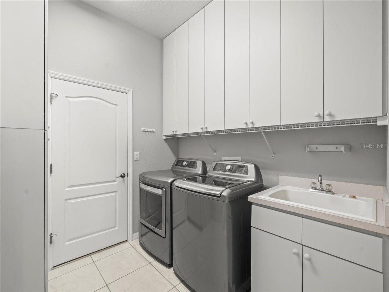 Image 38 of 60 For 9037 Penelope Drive