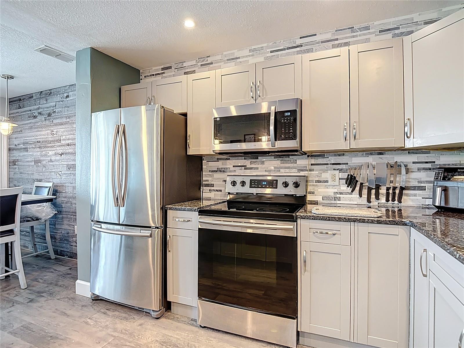Image 19 of 75 For 5722 Biscayne Court 304